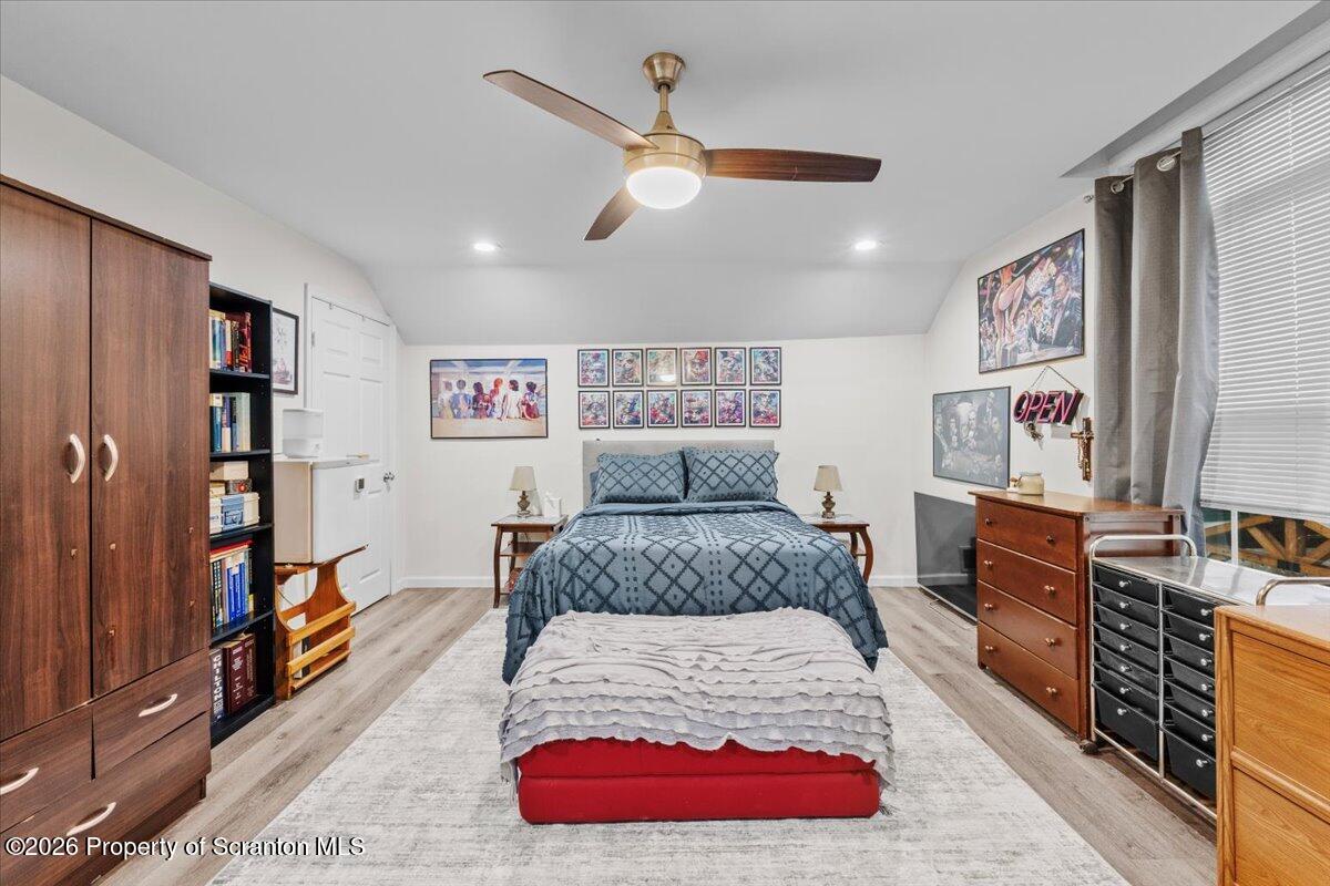 3709 Laurel Avenue Unit: REAR