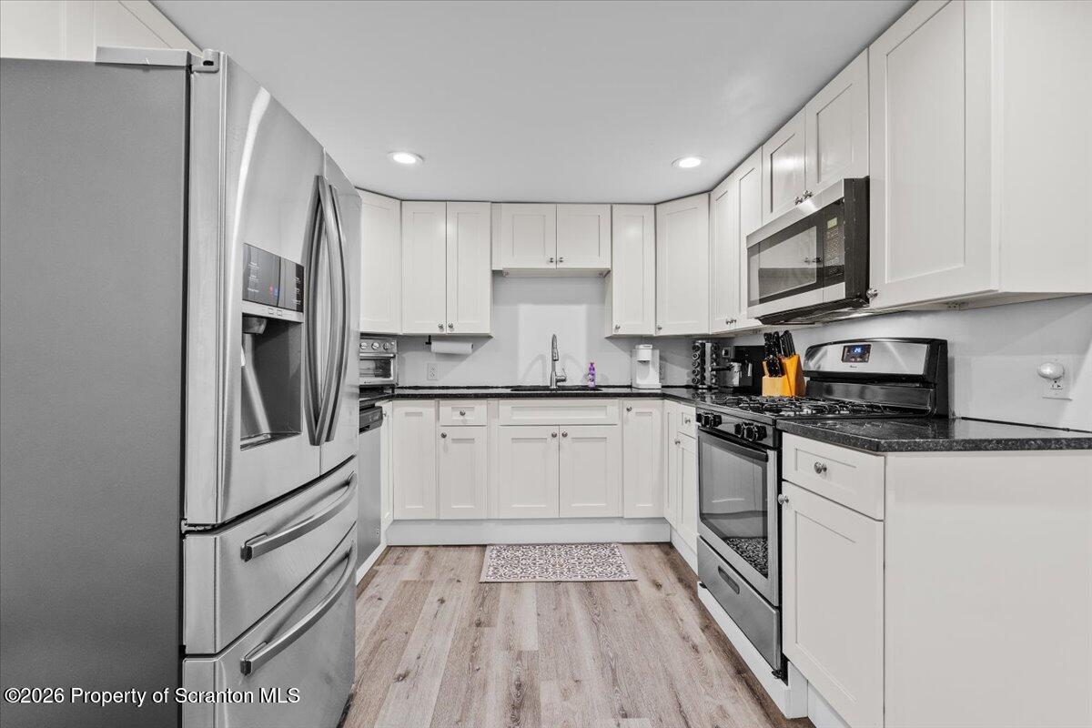 3709 Laurel Avenue Unit: REAR