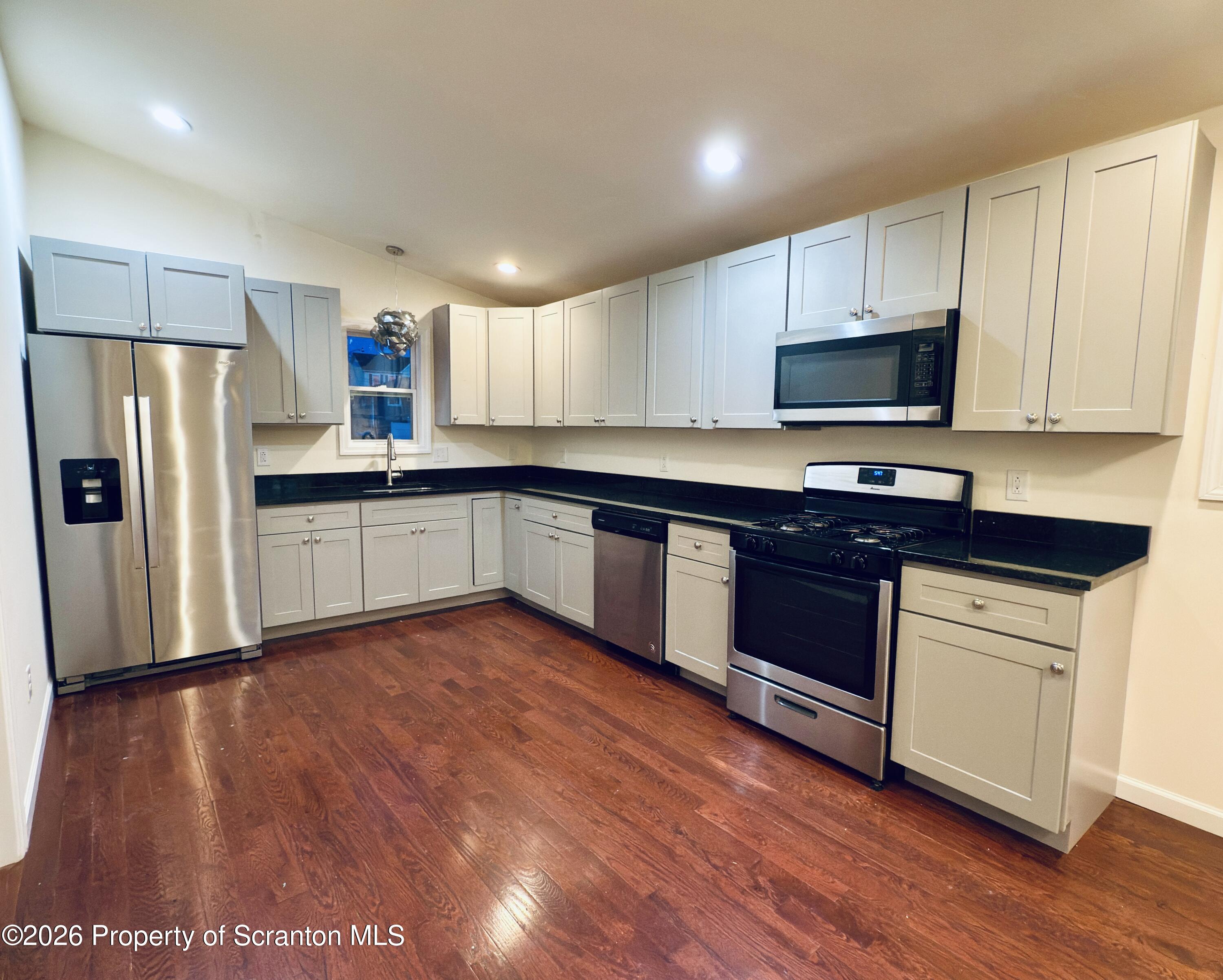 3709 Laurel Avenue Unit: REAR