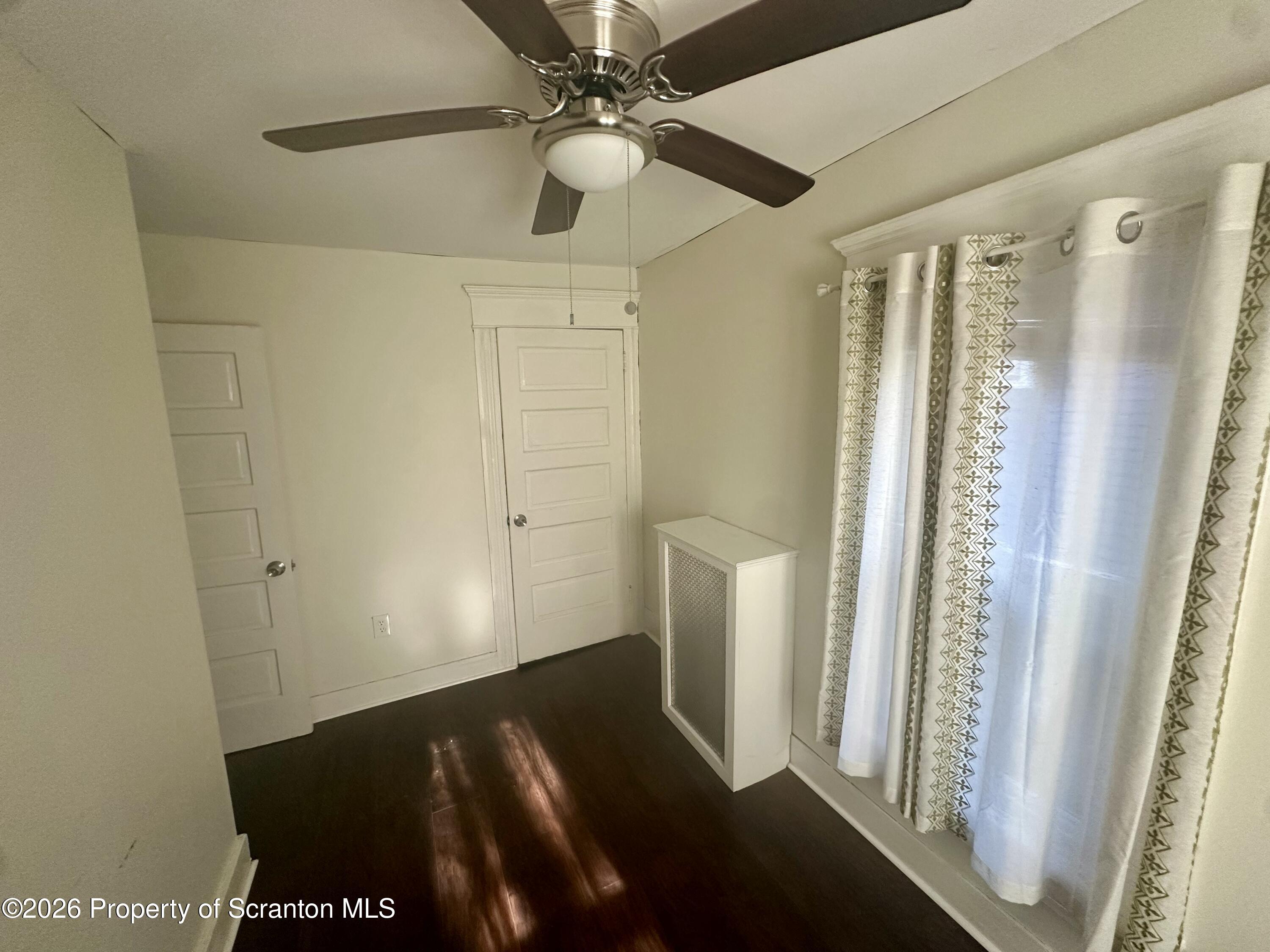 916 Grandview Street