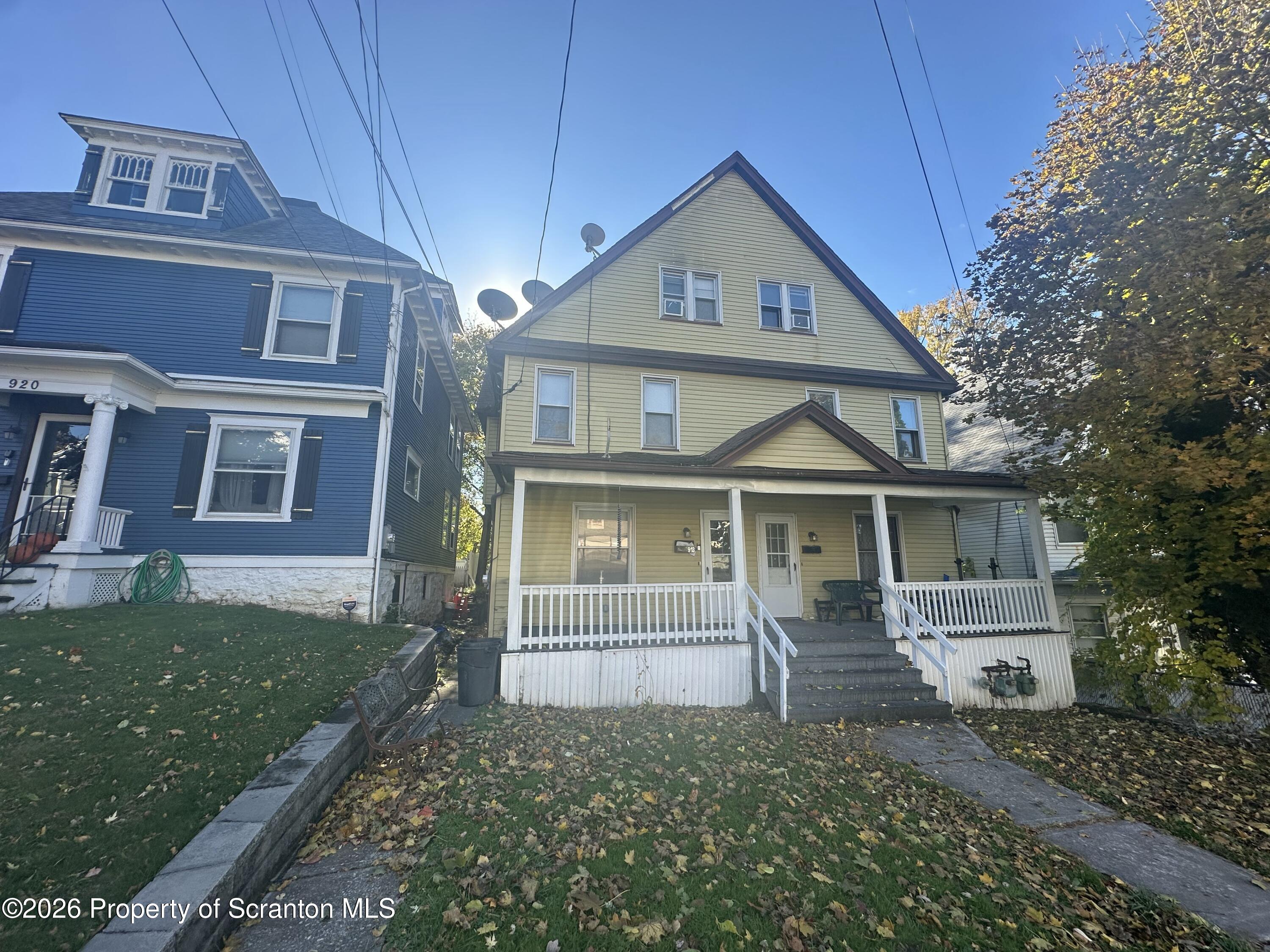 916 Grandview Street