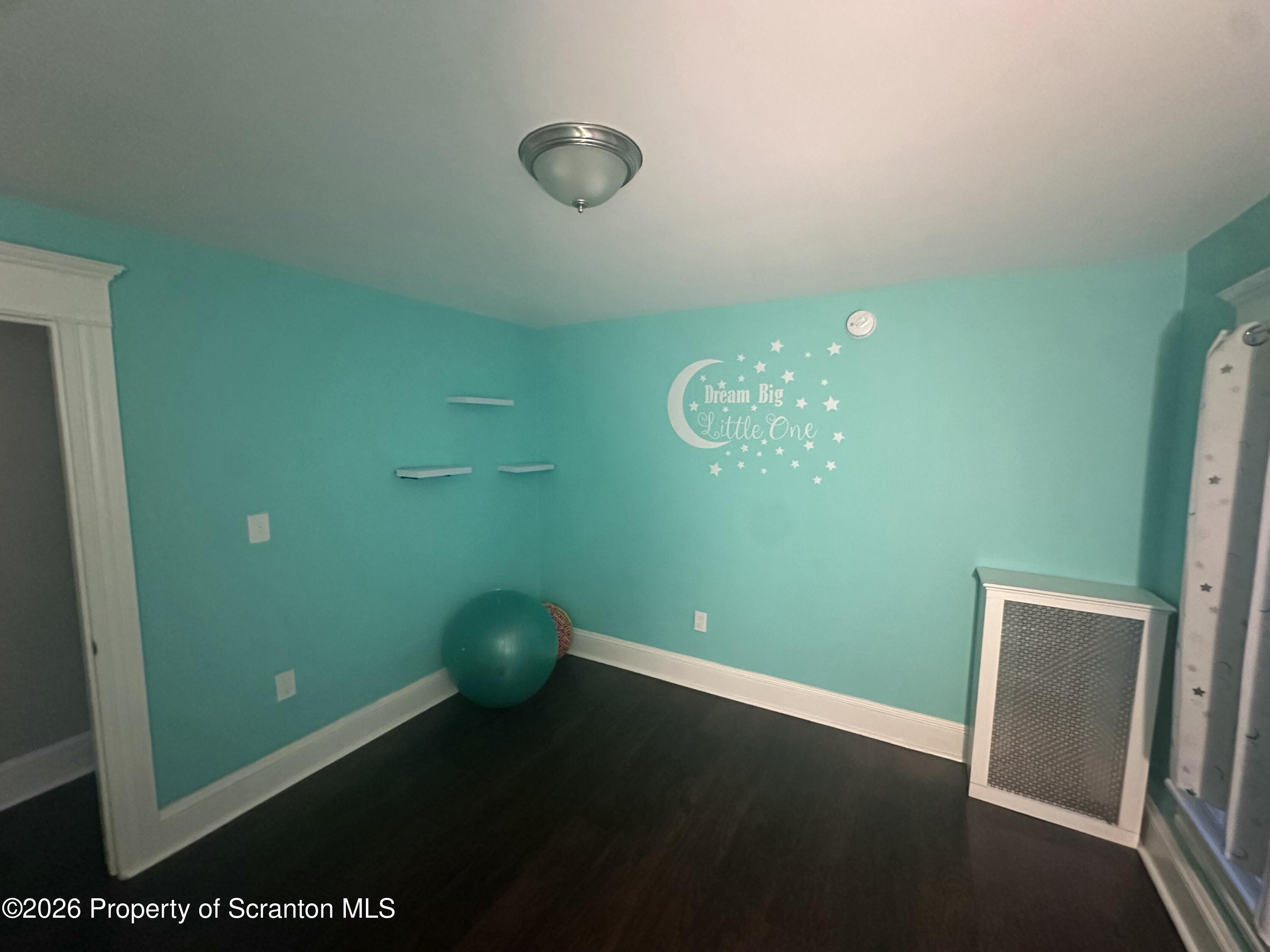 916 Grandview Street