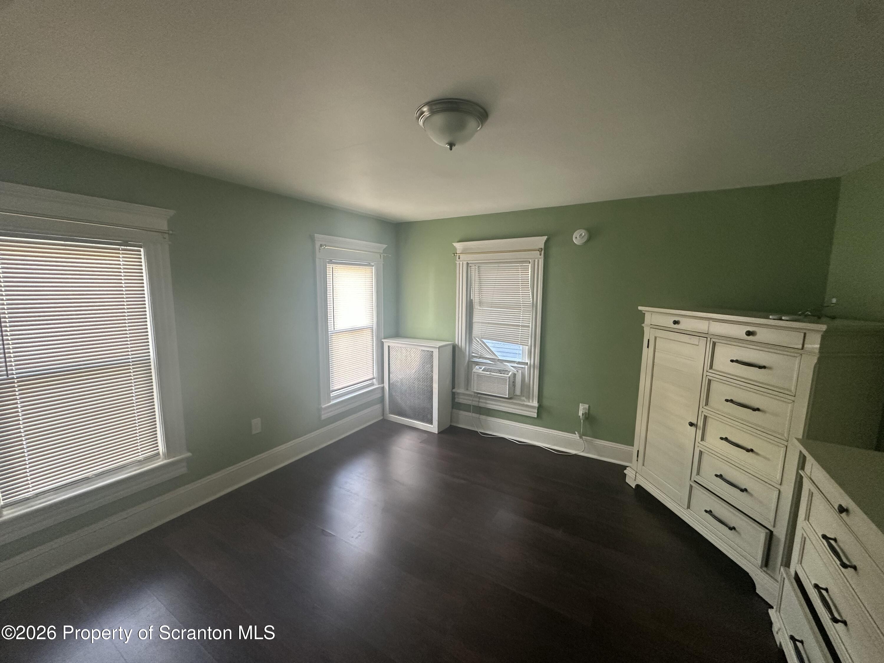 916 Grandview Street