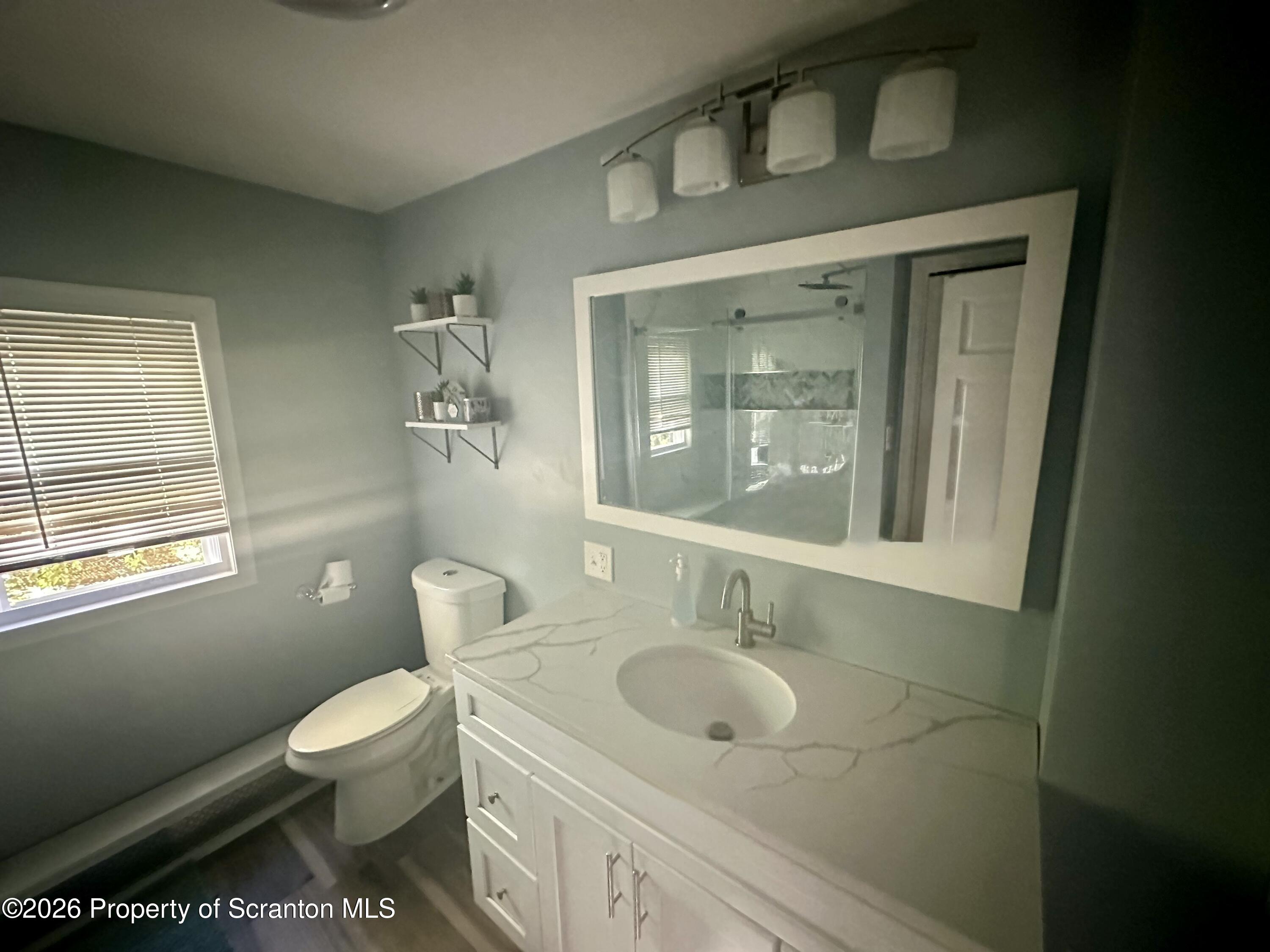 916 Grandview Street