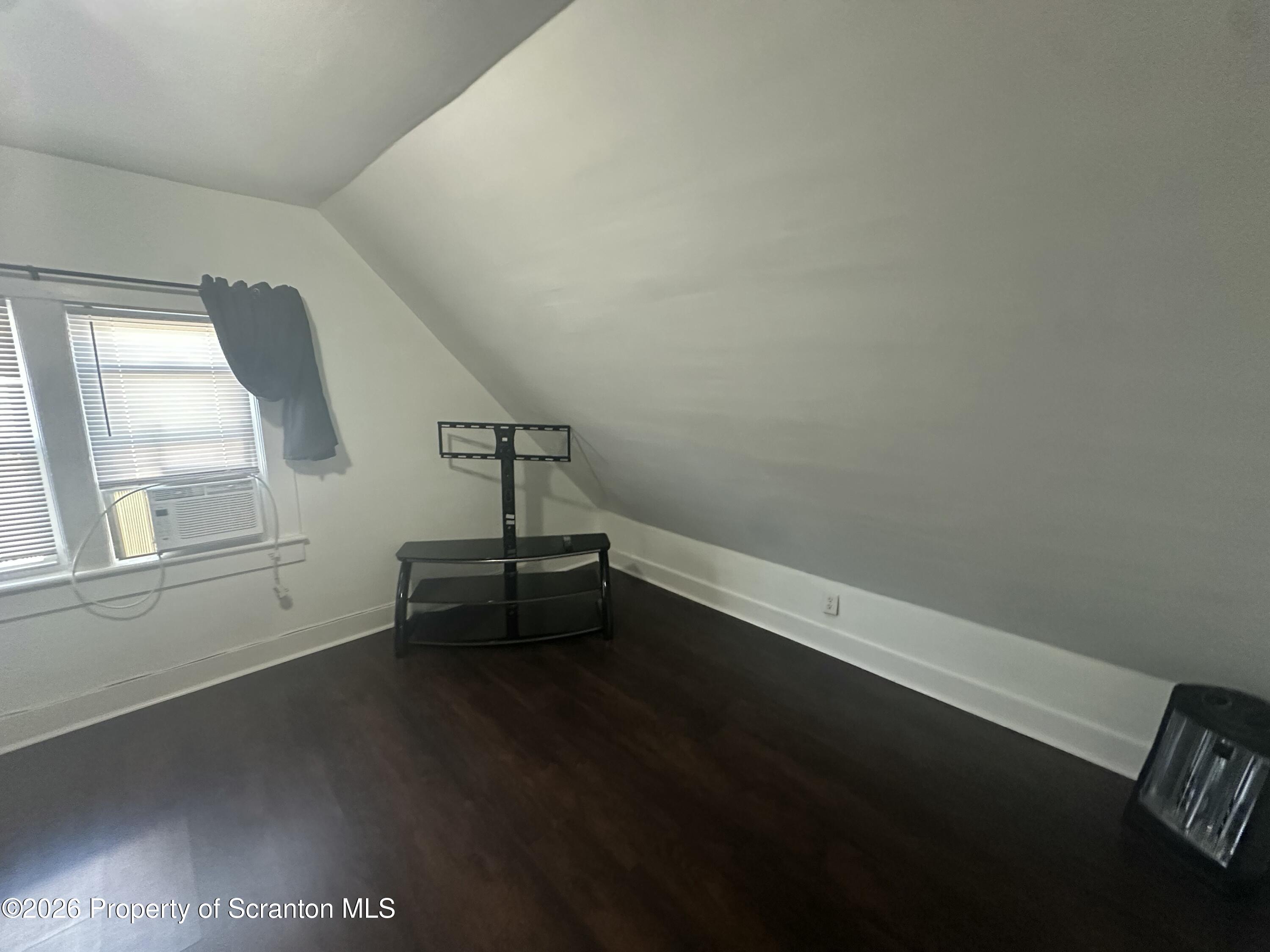 916 Grandview Street