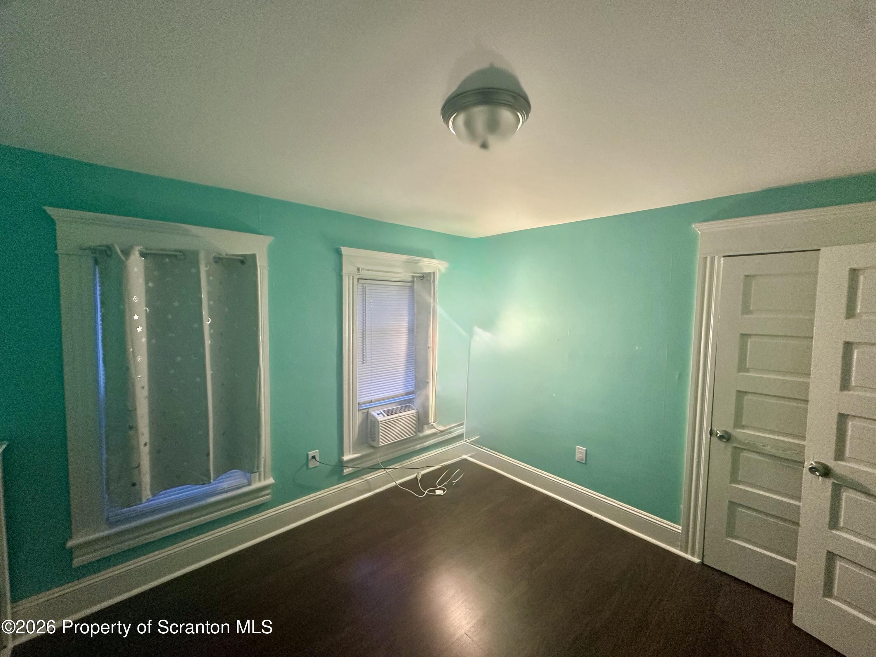 916 Grandview Street