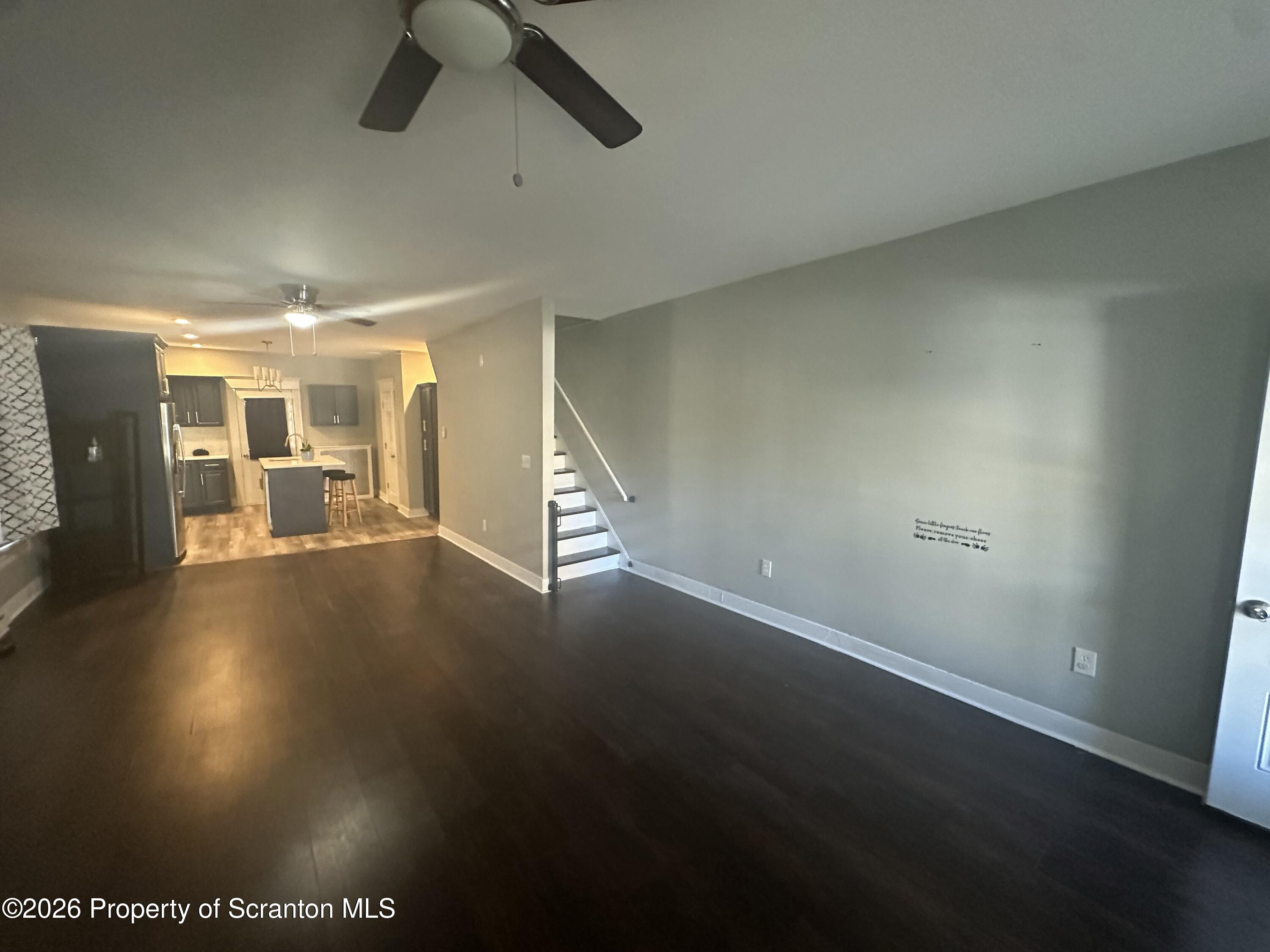 916 Grandview Street