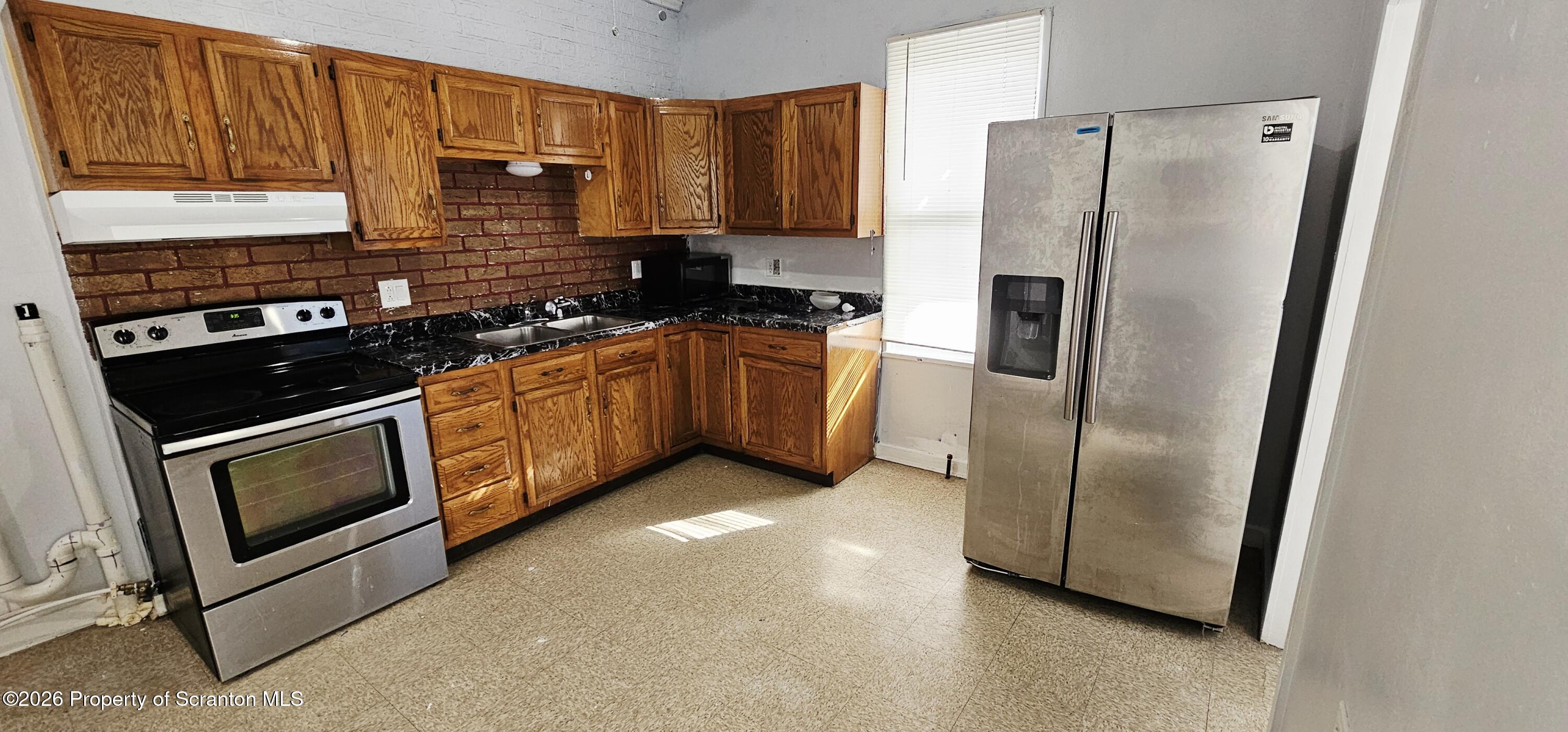 1319 Washburn Street Unit: 1st floor