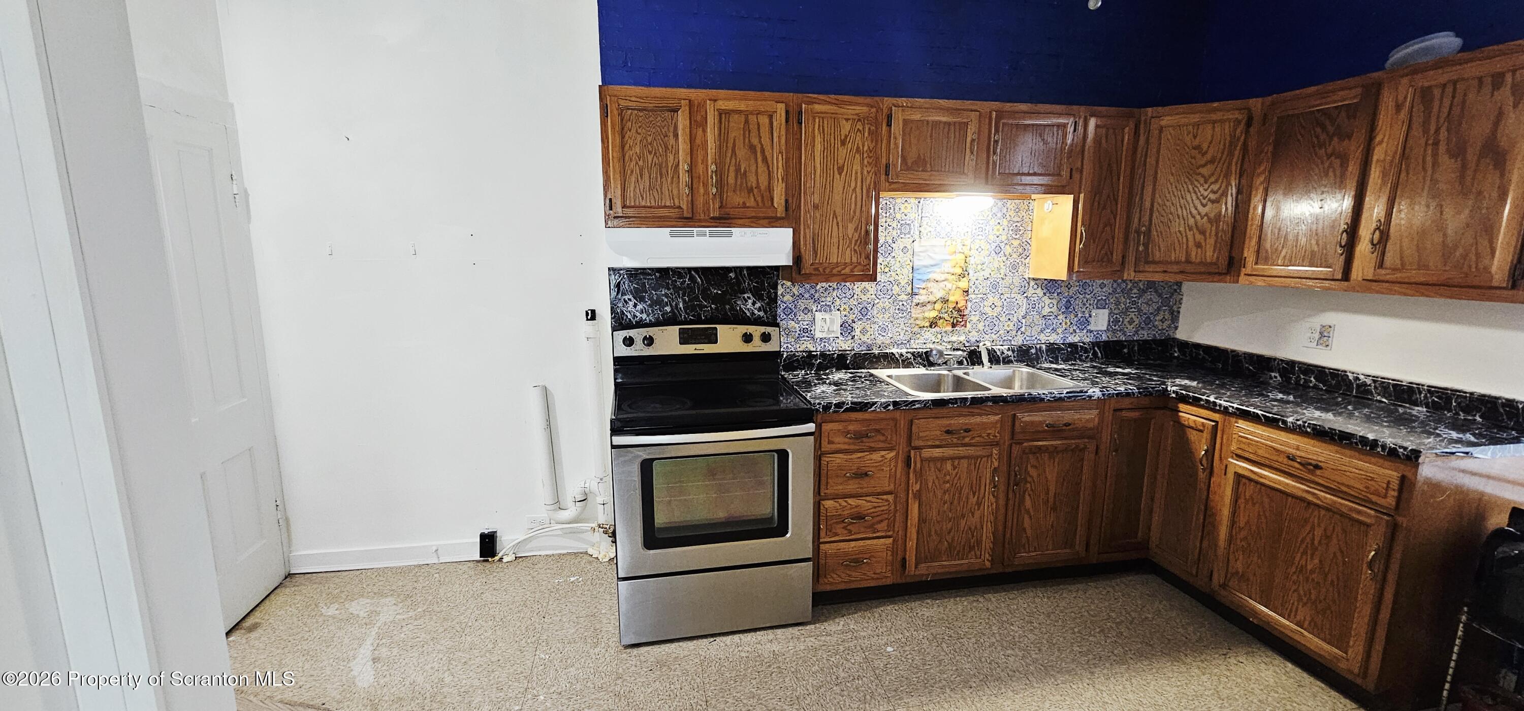 1319 Washburn Street Unit: 1st floor