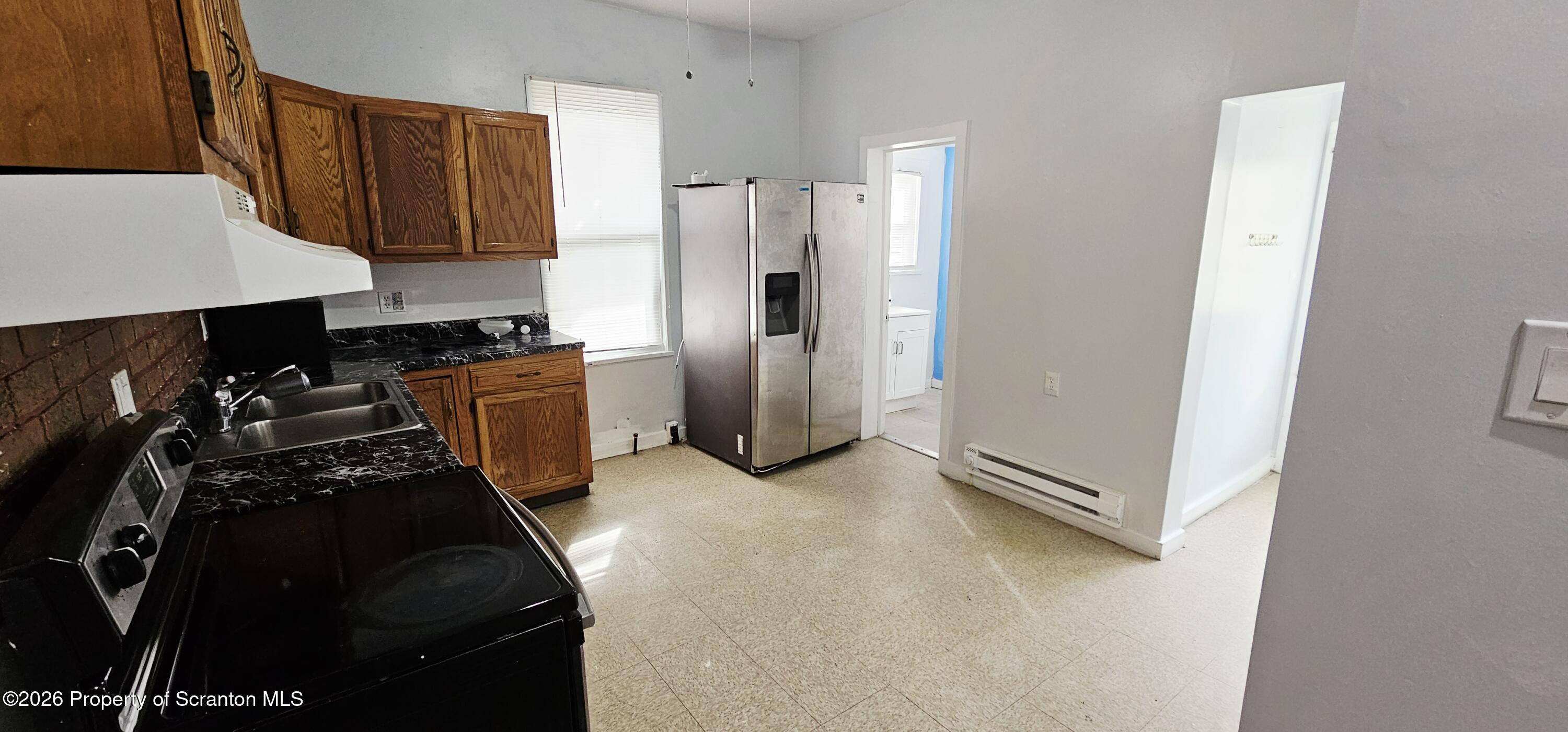 1319 Washburn Street Unit: 1st floor