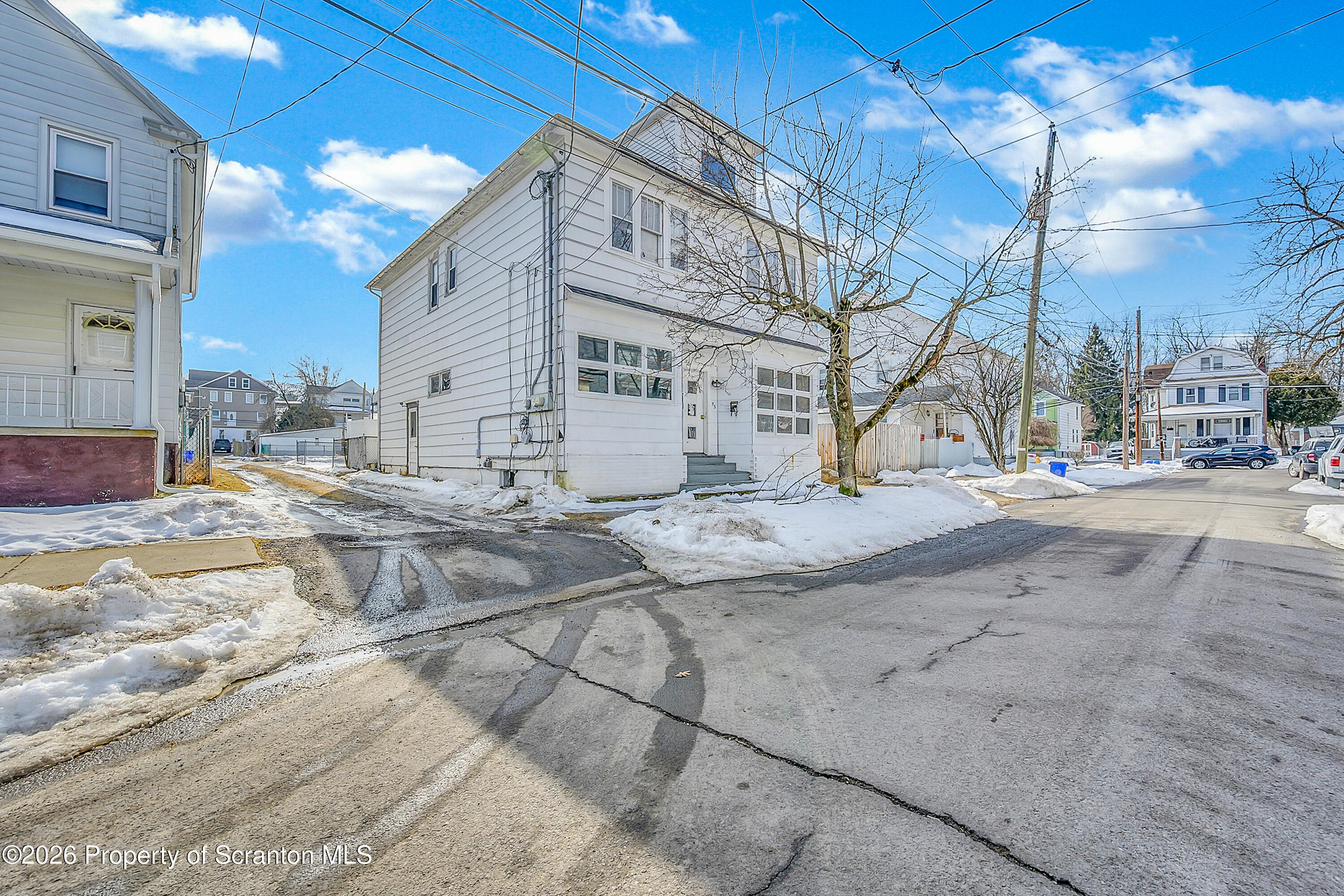 53 Sobieski Street Unit: Top Floor