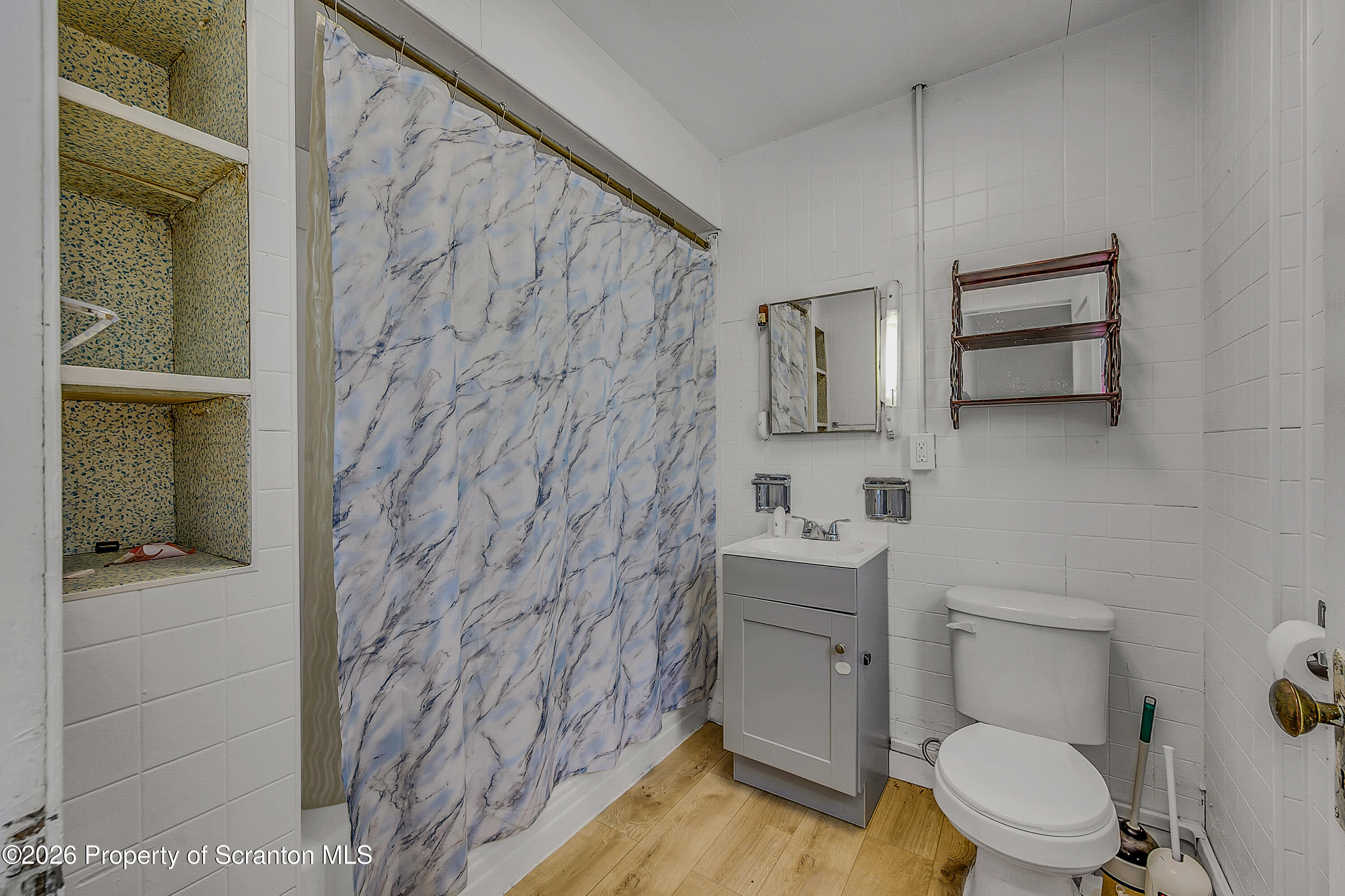 53 Sobieski Street Unit: Top Floor