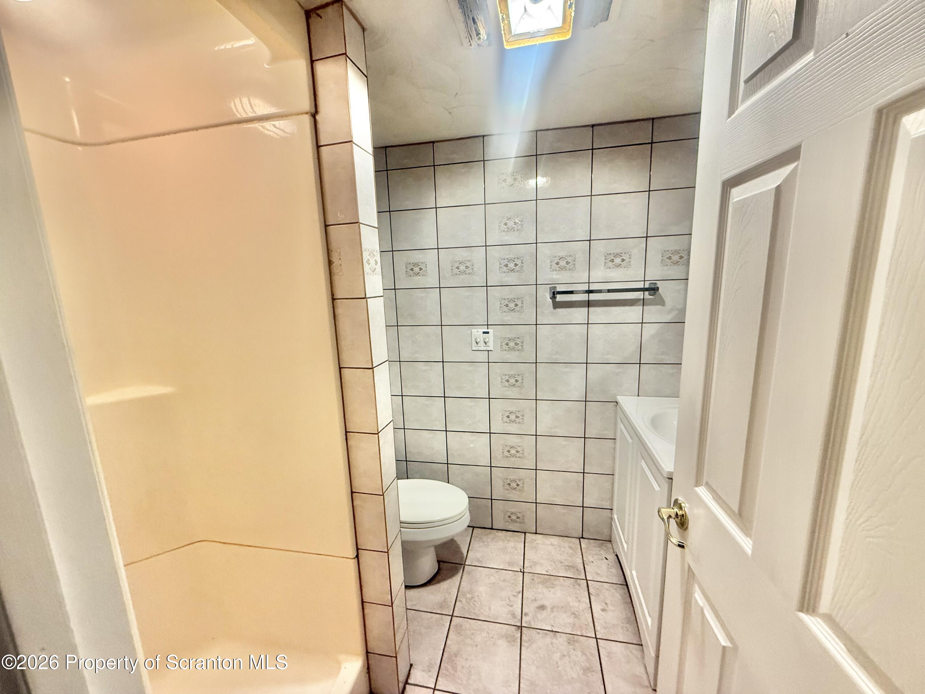 1301 Main Street Unit: 7