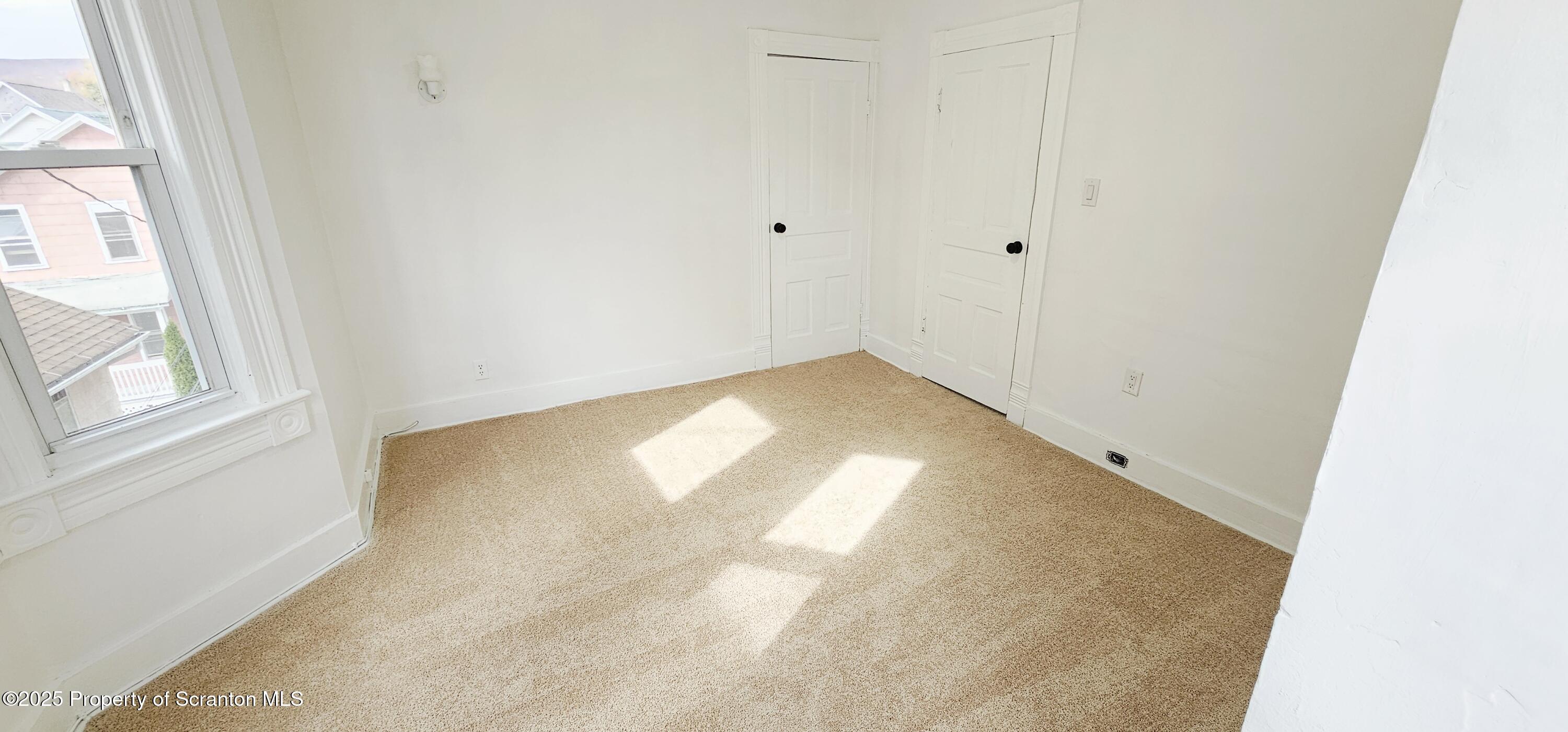 128 S Rebecca Avenue