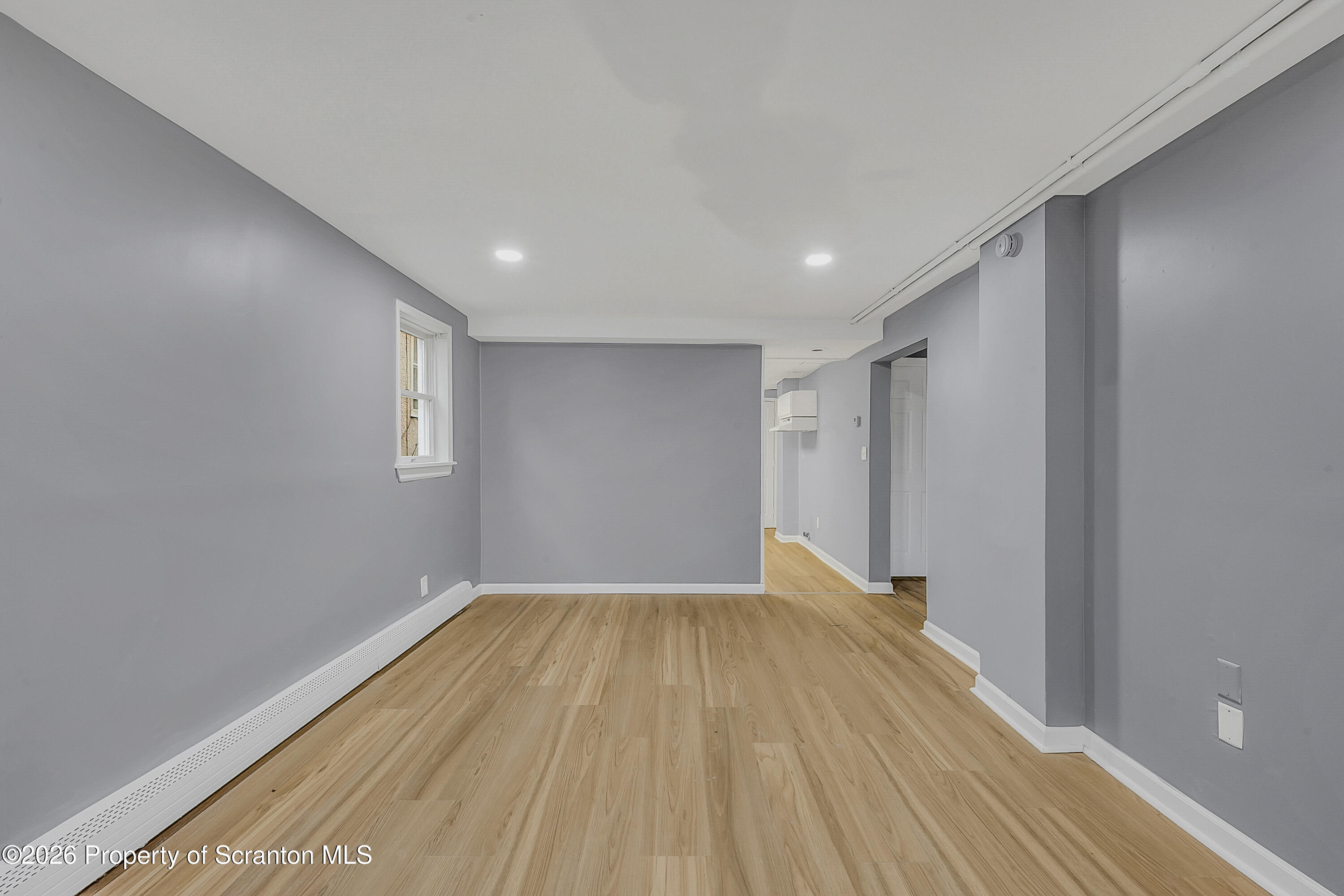 1009 W Lackawanna Avenue