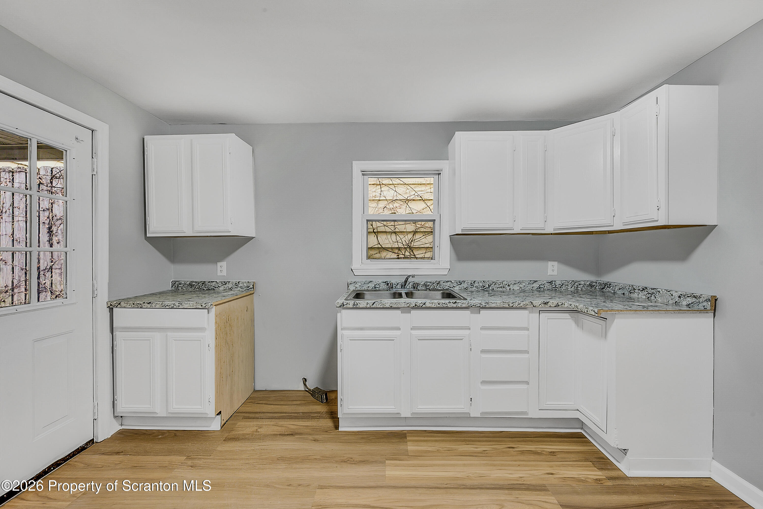 1009 W Lackawanna Avenue