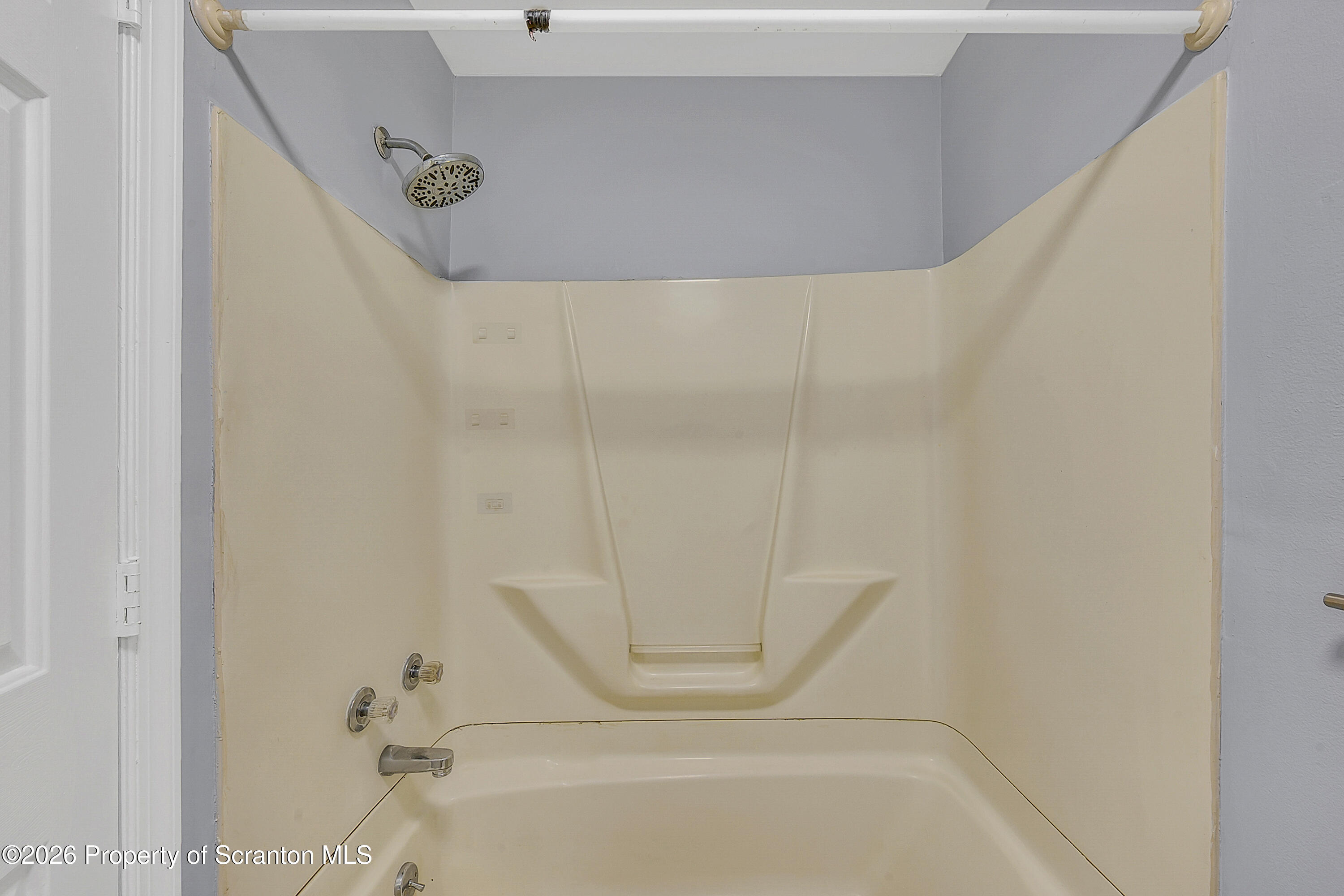 1009 W Lackawanna Avenue