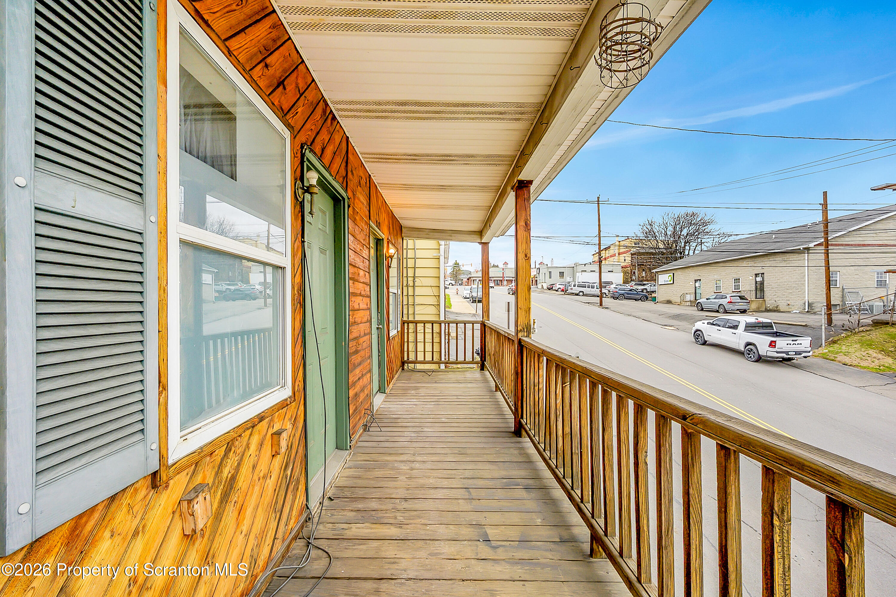 1009 W Lackawanna Avenue