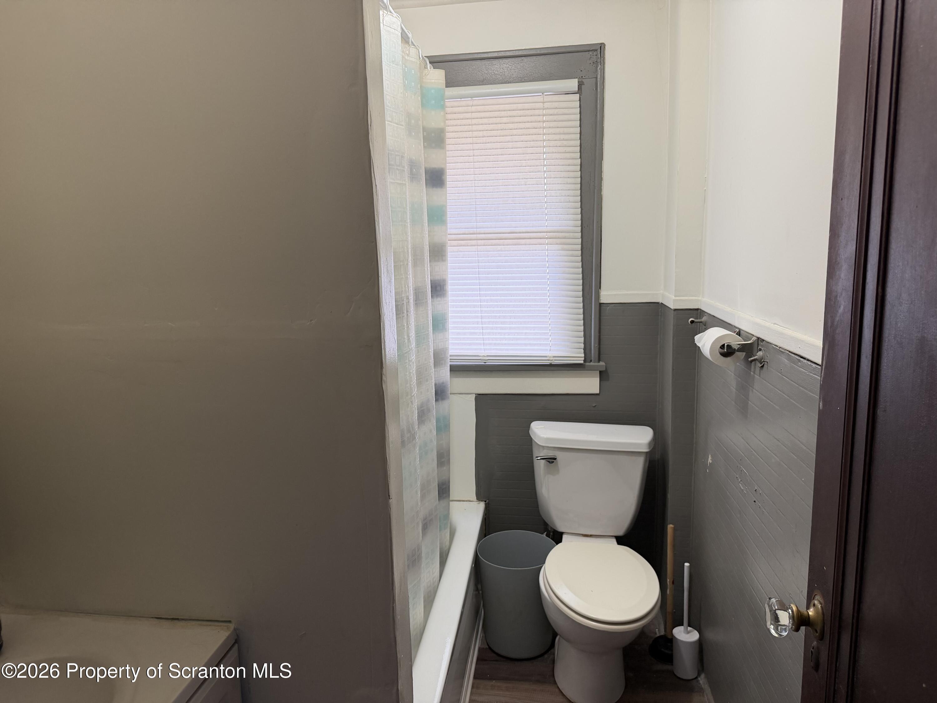 534 536 Alder Street Unit: 2