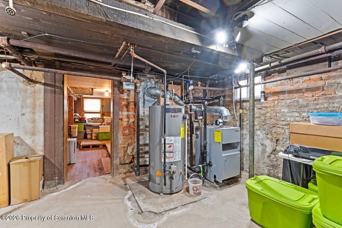 364 N Hyde Park Avenue Unit: & 368