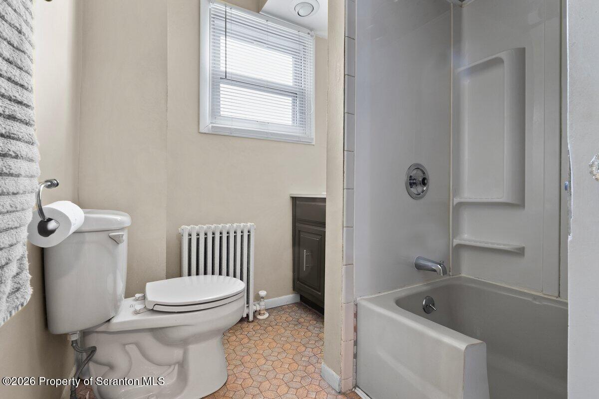 364 N Hyde Park Avenue Unit: & 368