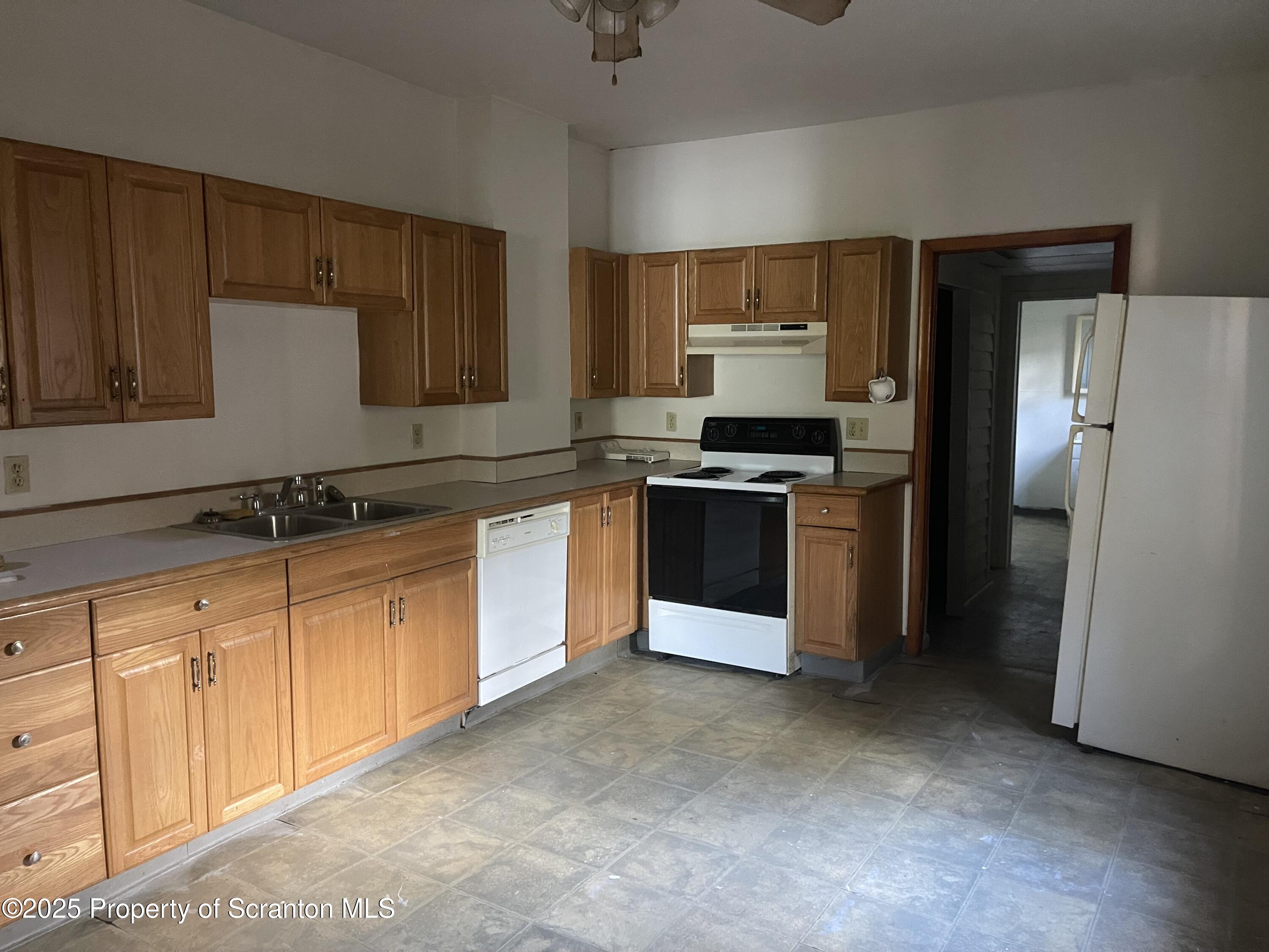 1031 Lincoln Street Unit: 1033