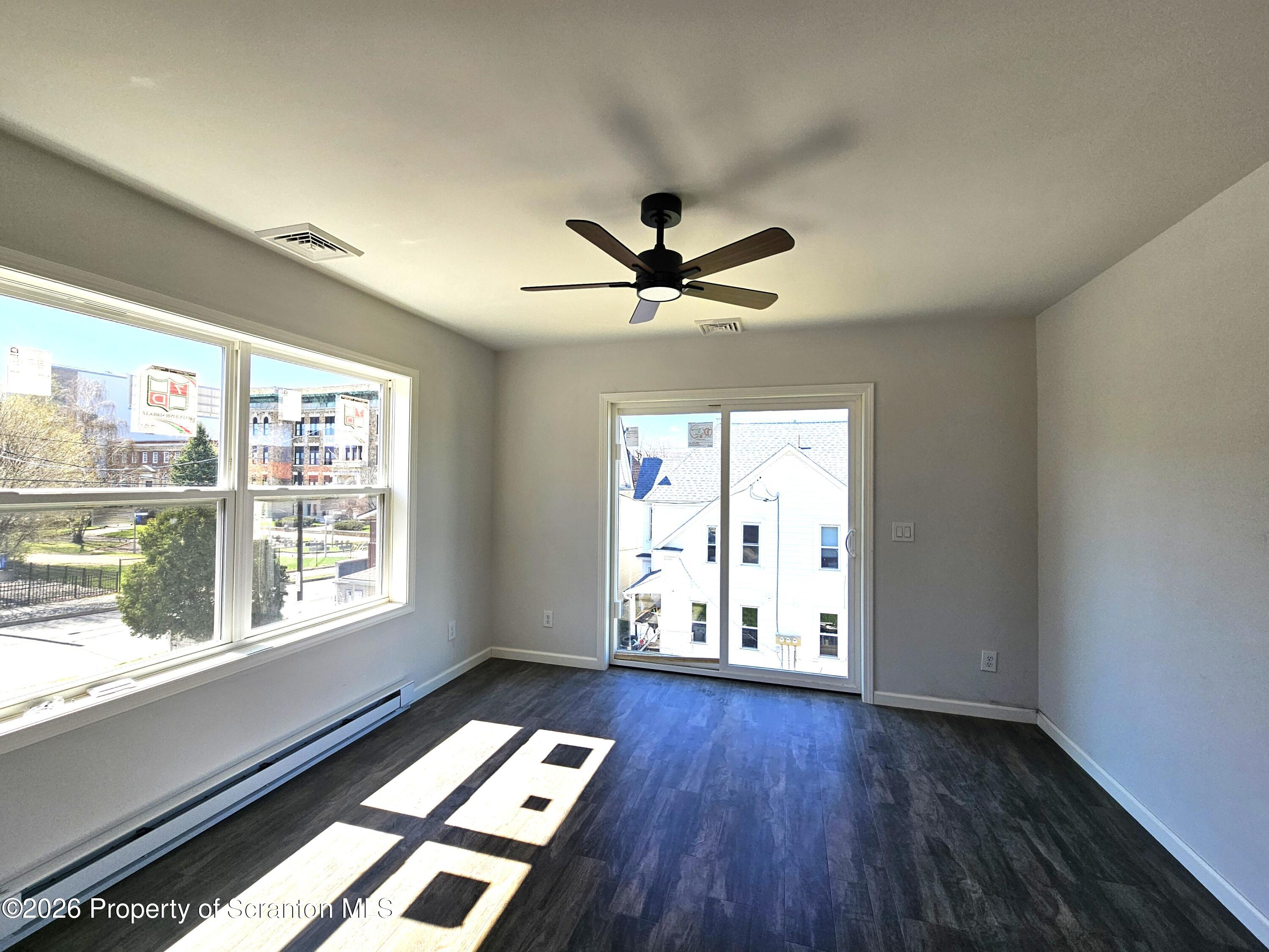 609 E Gibson Street Unit: 2nd Fl