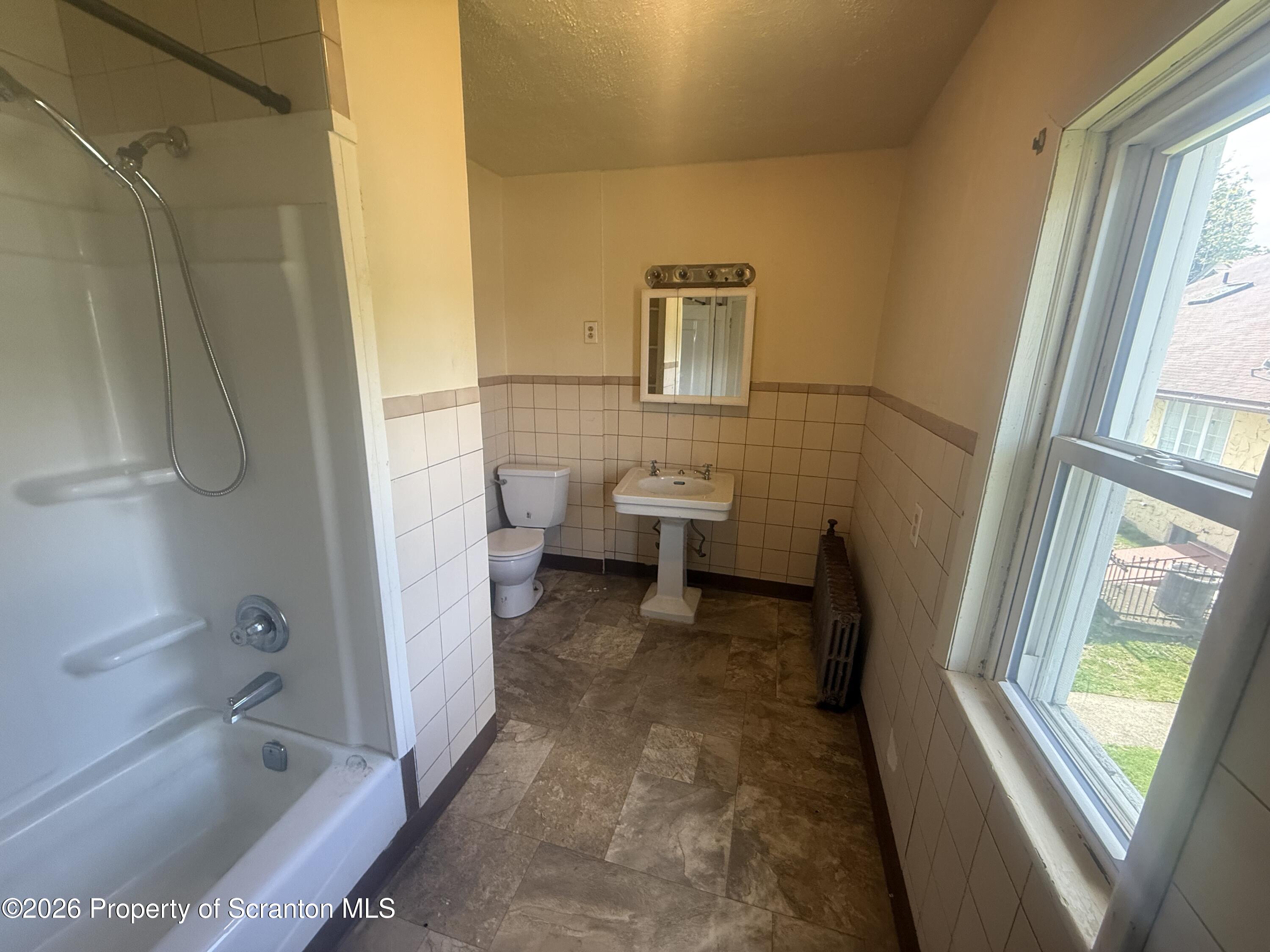 1315 Farr Street Unit: 2
