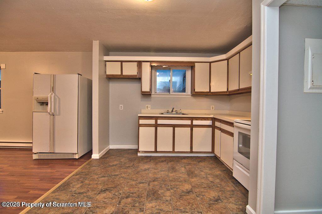 1418 N Main (Apt B) Street