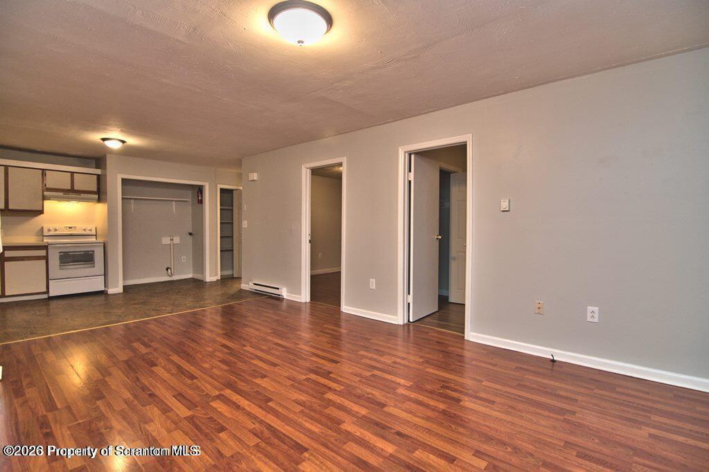 1418 N Main (Apt B) Street