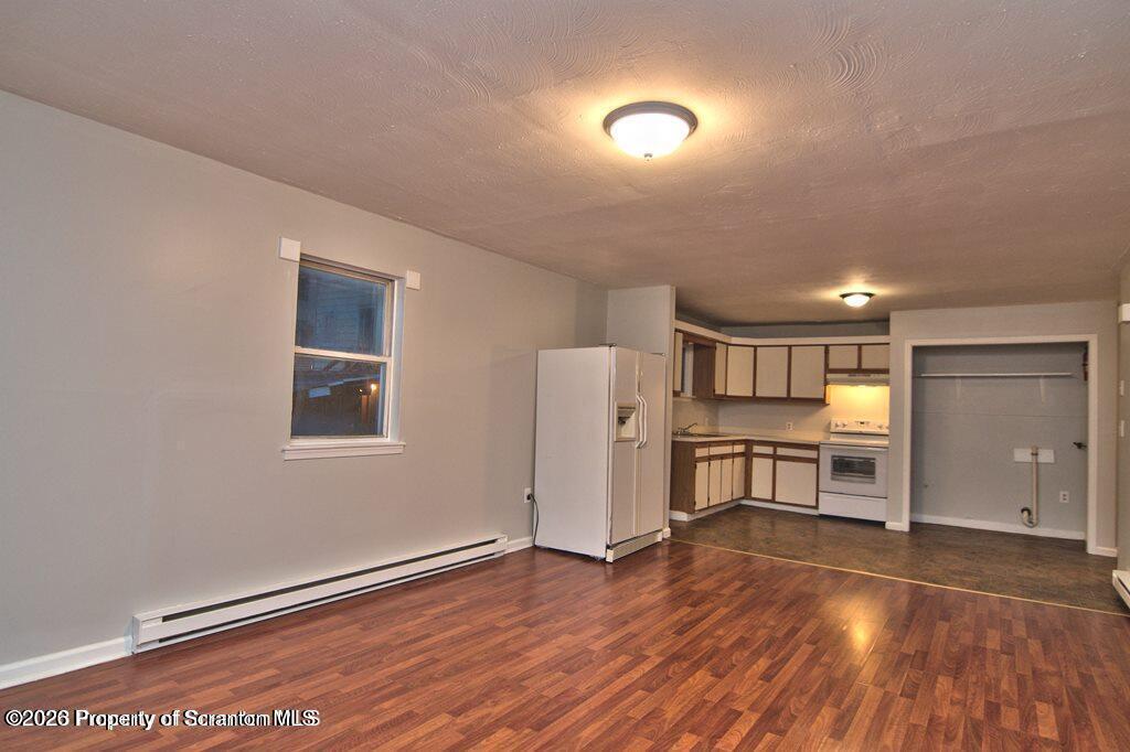 1418 N Main (Apt B) Street