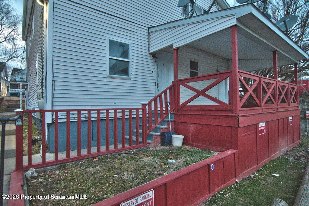 1418 N Main (Apt B) Street