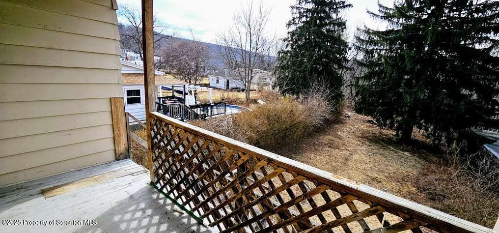 942 E Elm Street Unit: 2nd floor
