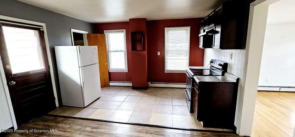 942 E Elm Street Unit: 2nd floor
