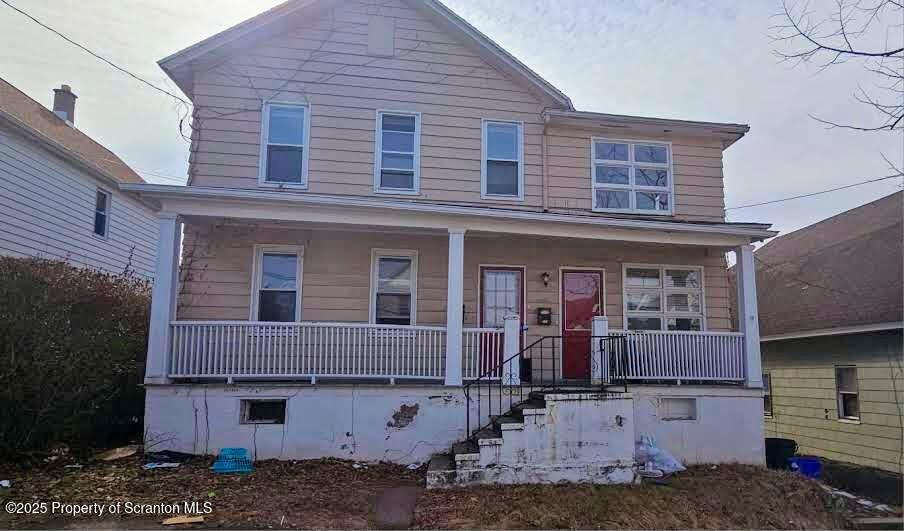 942 E Elm Street Unit: 2nd floor
