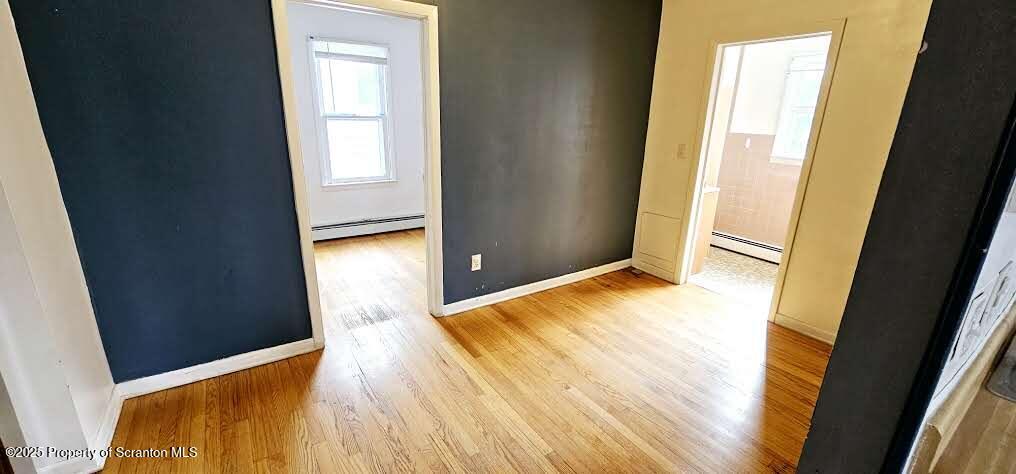 942 E Elm Street Unit: 2nd floor