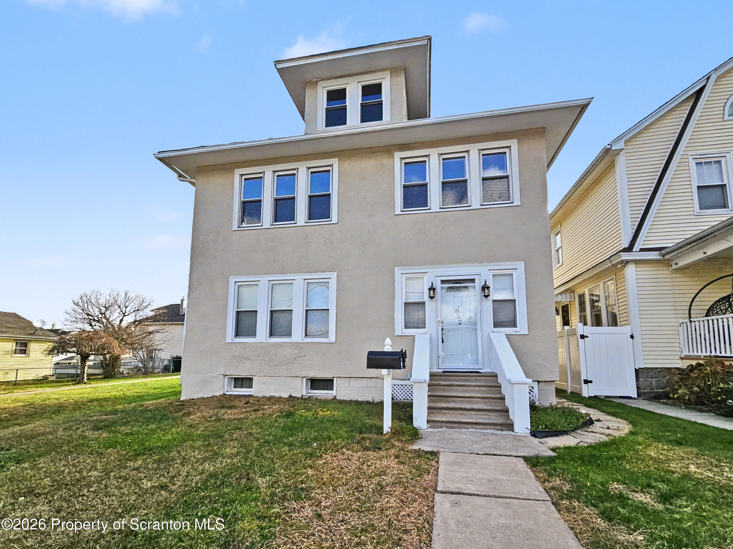 852 N Rebecca Avenue Unit: 2nd fl