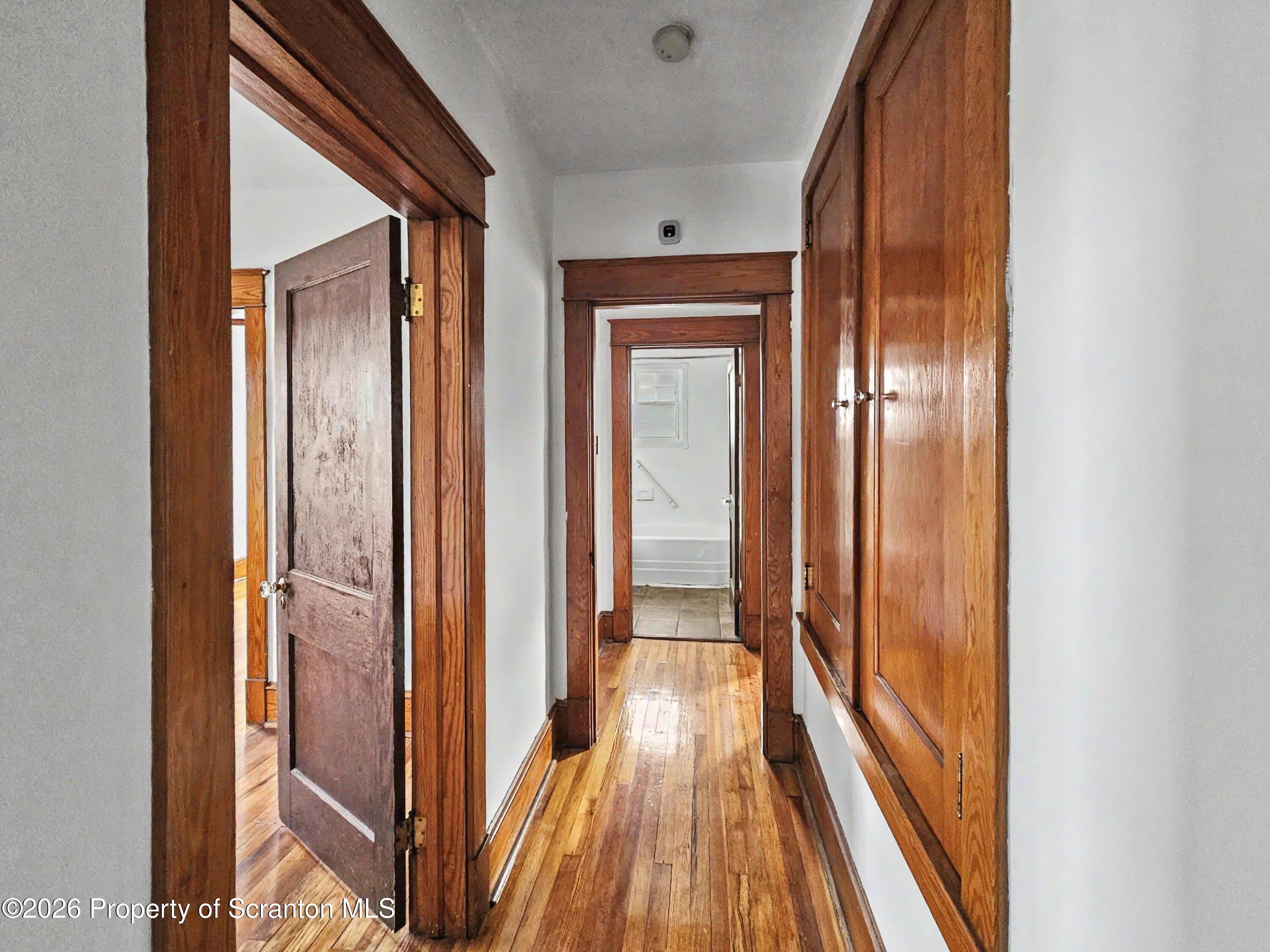 852 N Rebecca Avenue Unit: 2nd fl