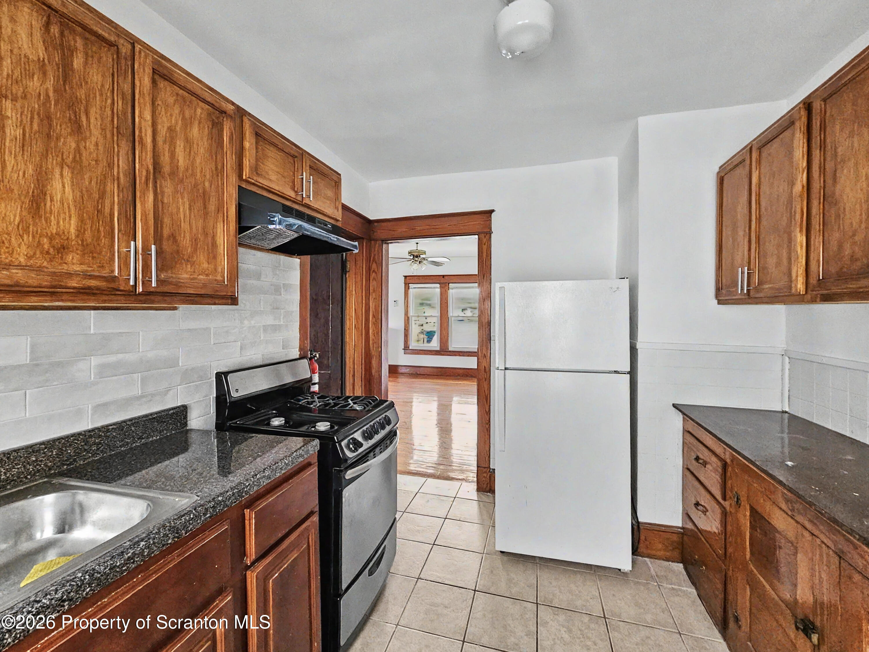 852 N Rebecca Avenue Unit: 2nd fl