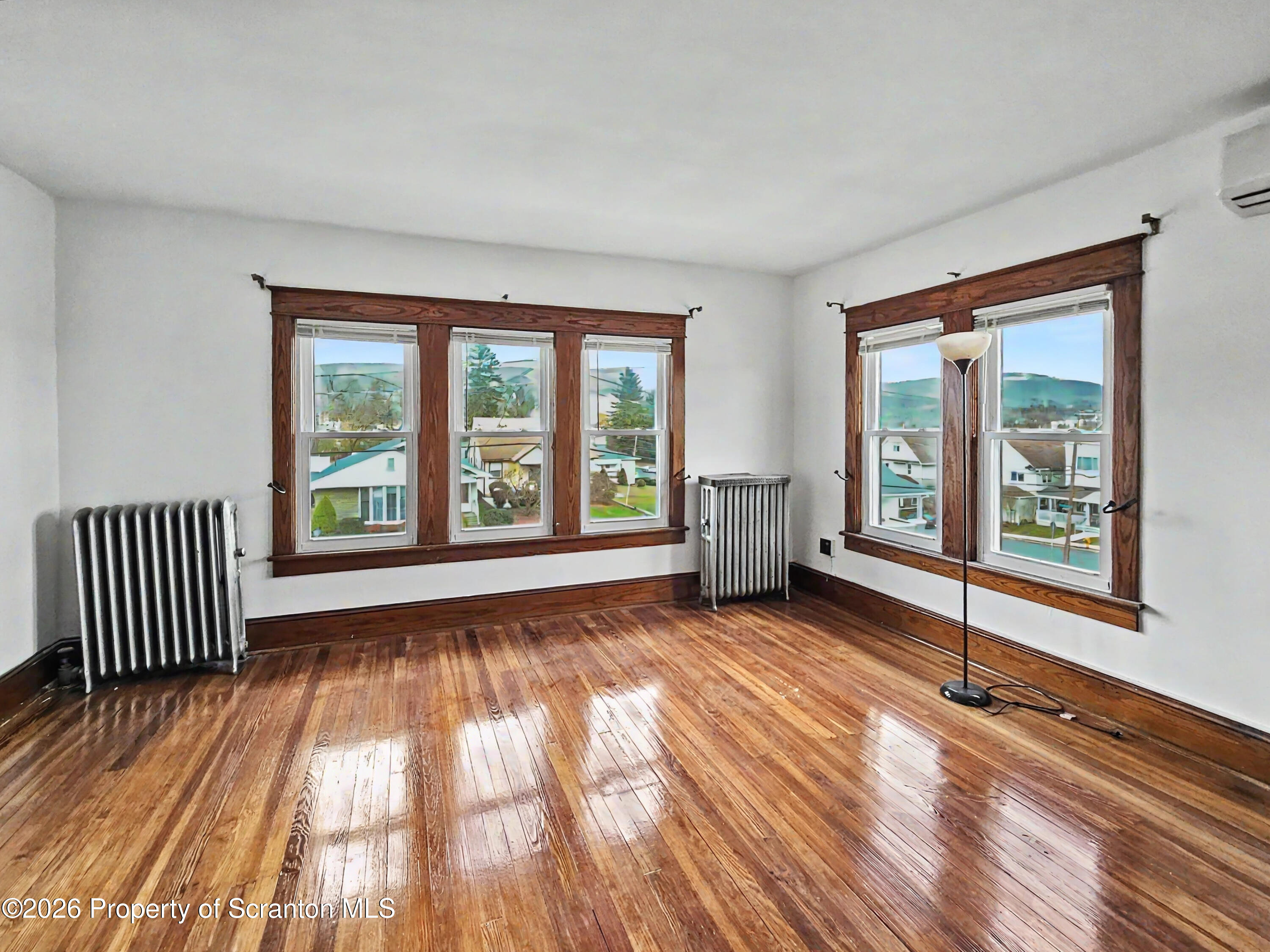 852 N Rebecca Avenue Unit: 2nd fl