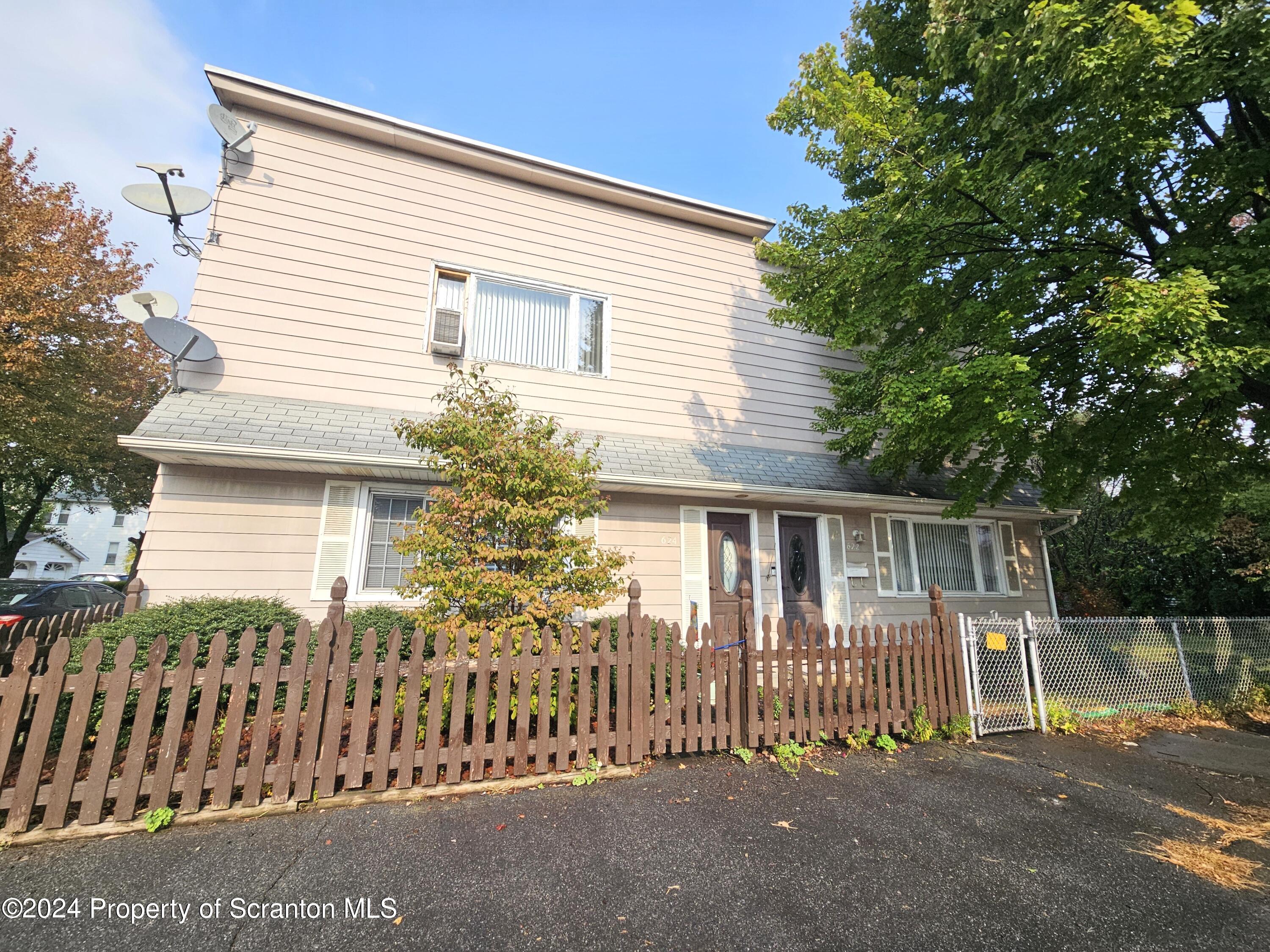 624 Court Street Unit: 2nd Fl