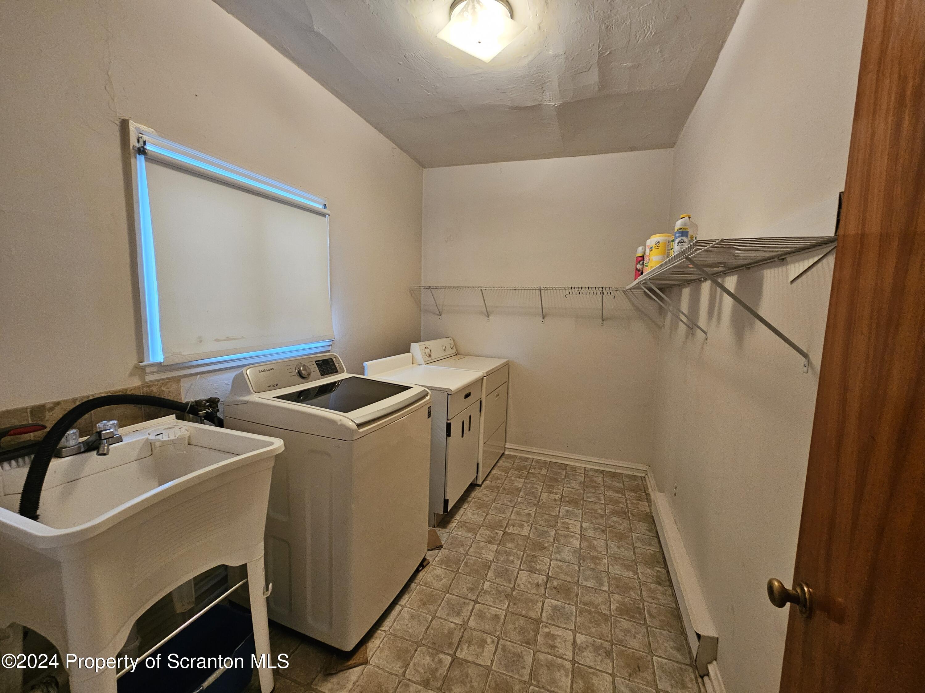 624 Court Street Unit: 2nd Fl