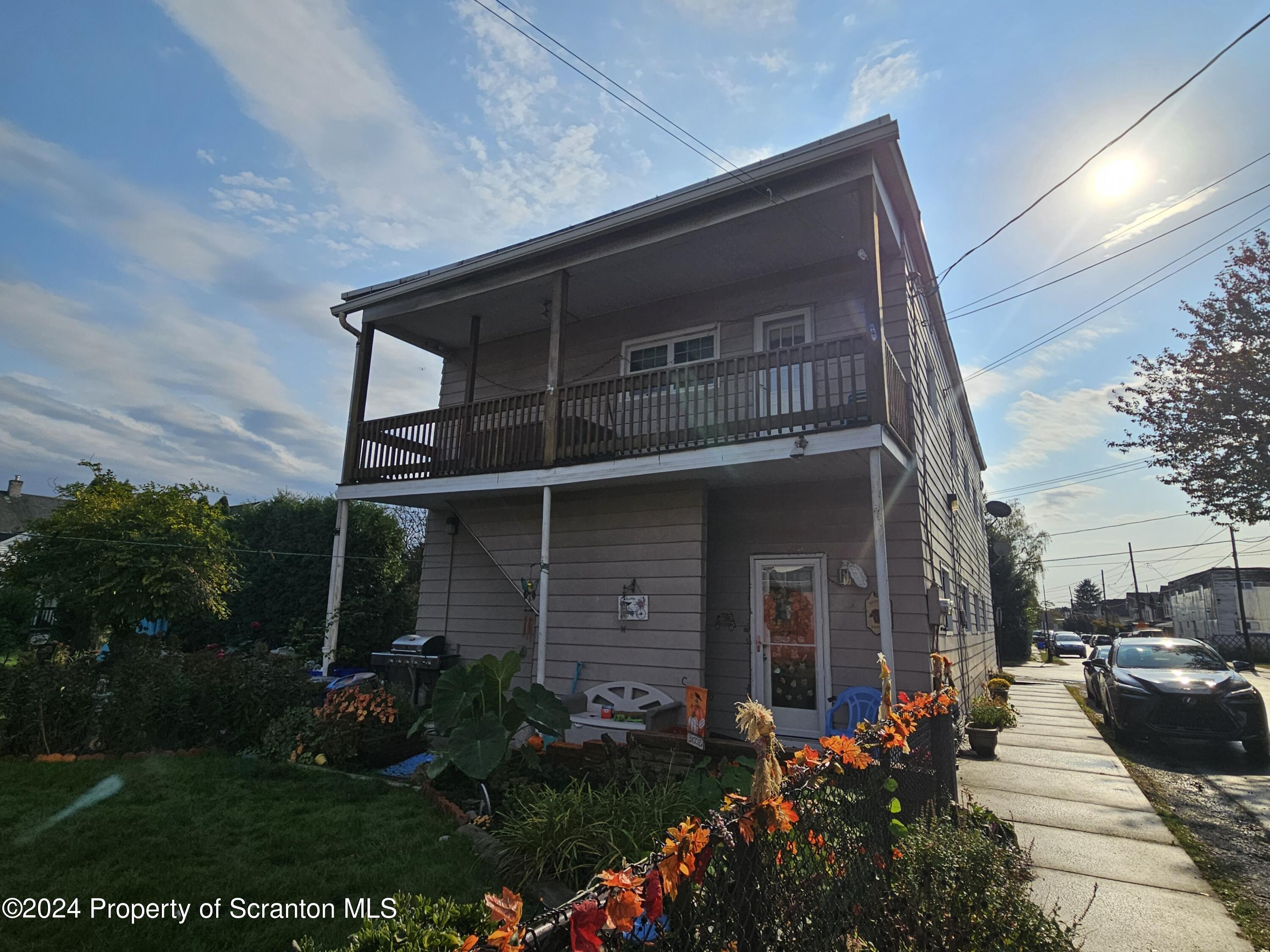624 Court Street Unit: 2nd Fl