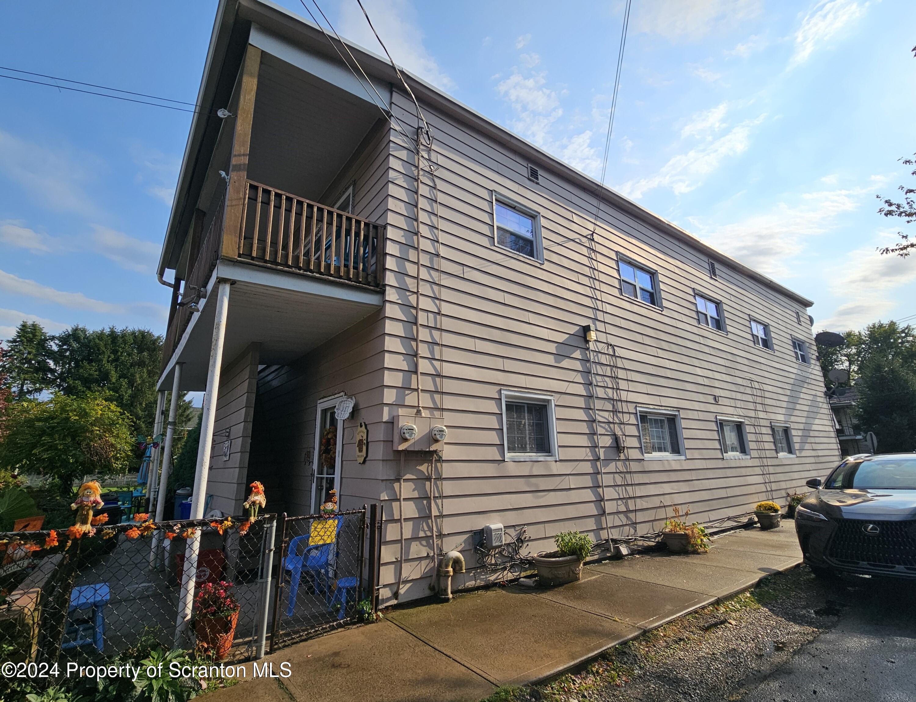 624 Court Street Unit: 2nd Fl
