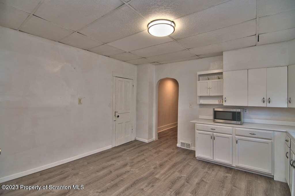 1418 Capouse (bottom floor) Avenue