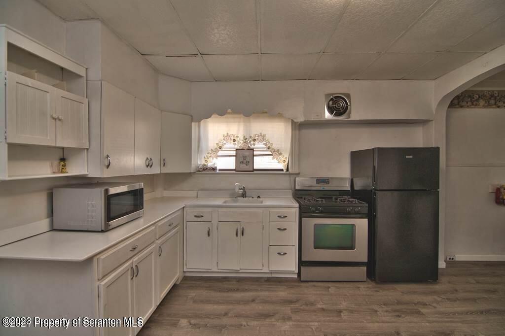 1418 Capouse (bottom floor) Avenue