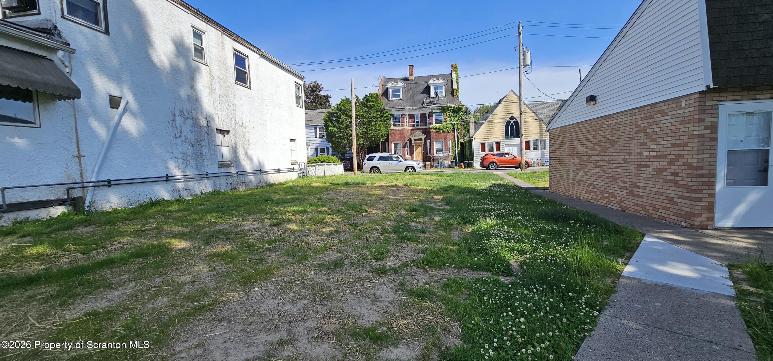 211 Grant Street