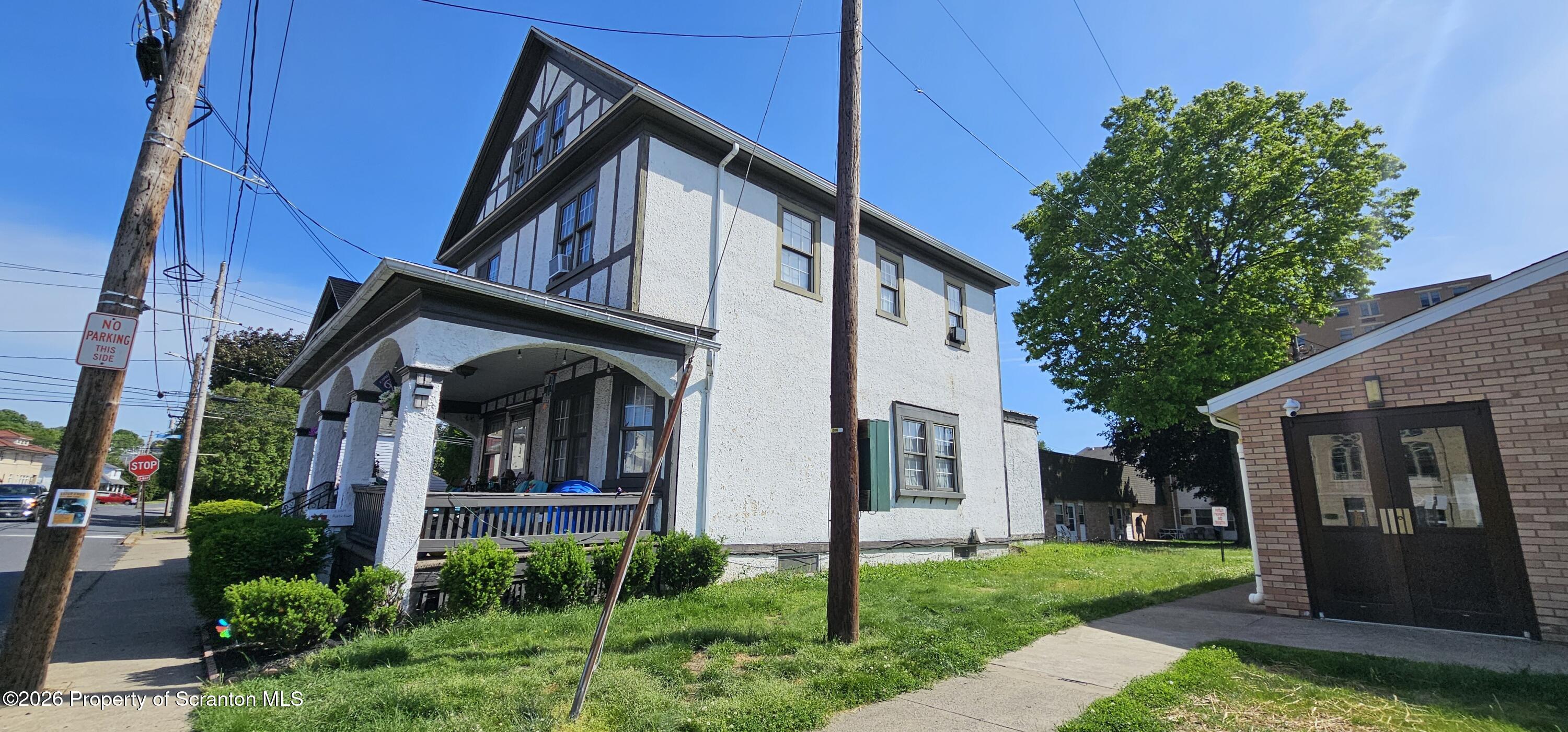 211 Grant Street