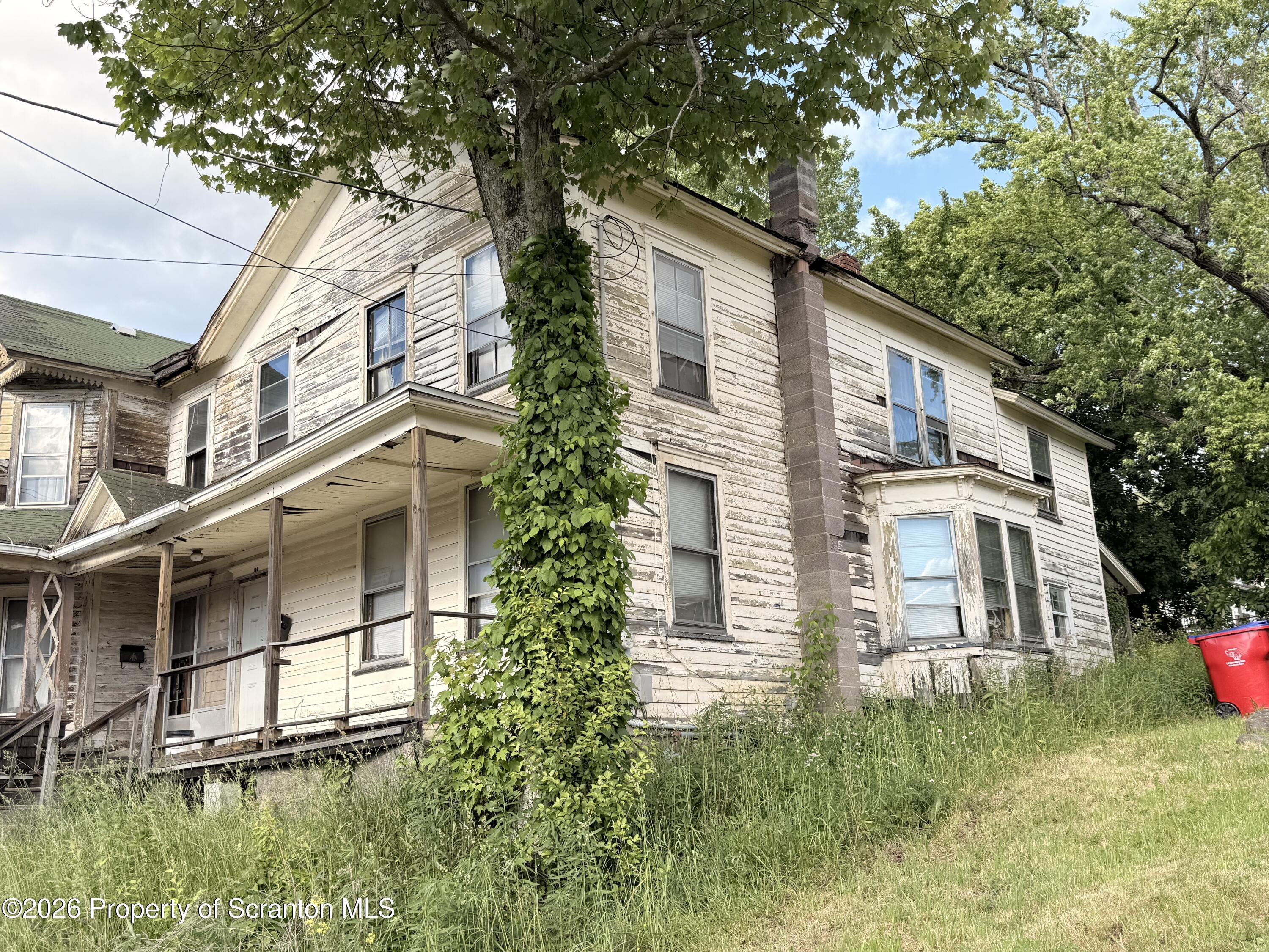 86-86 1/2 Belmont Street