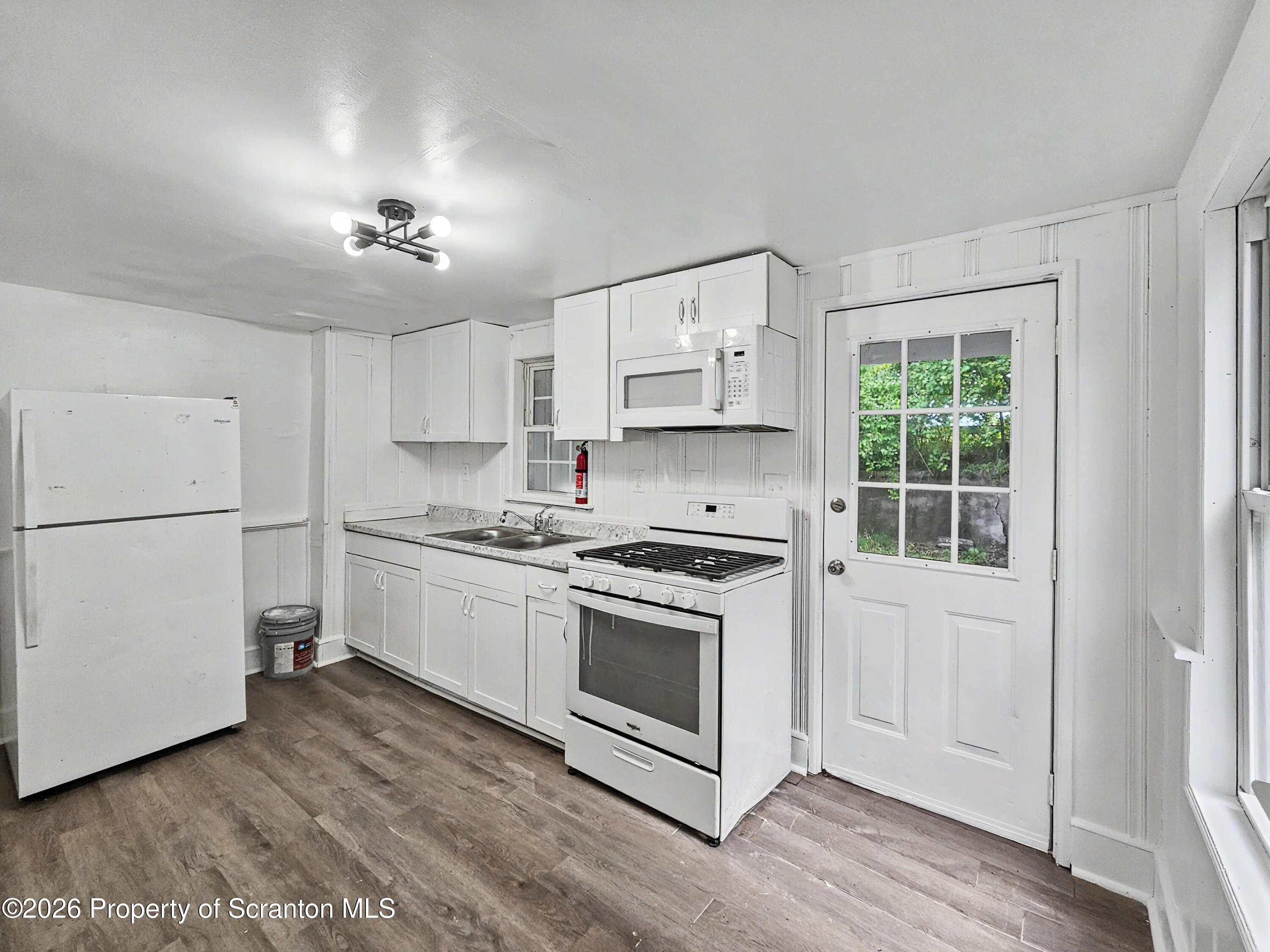 907 Green Ridge Street Unit: R
